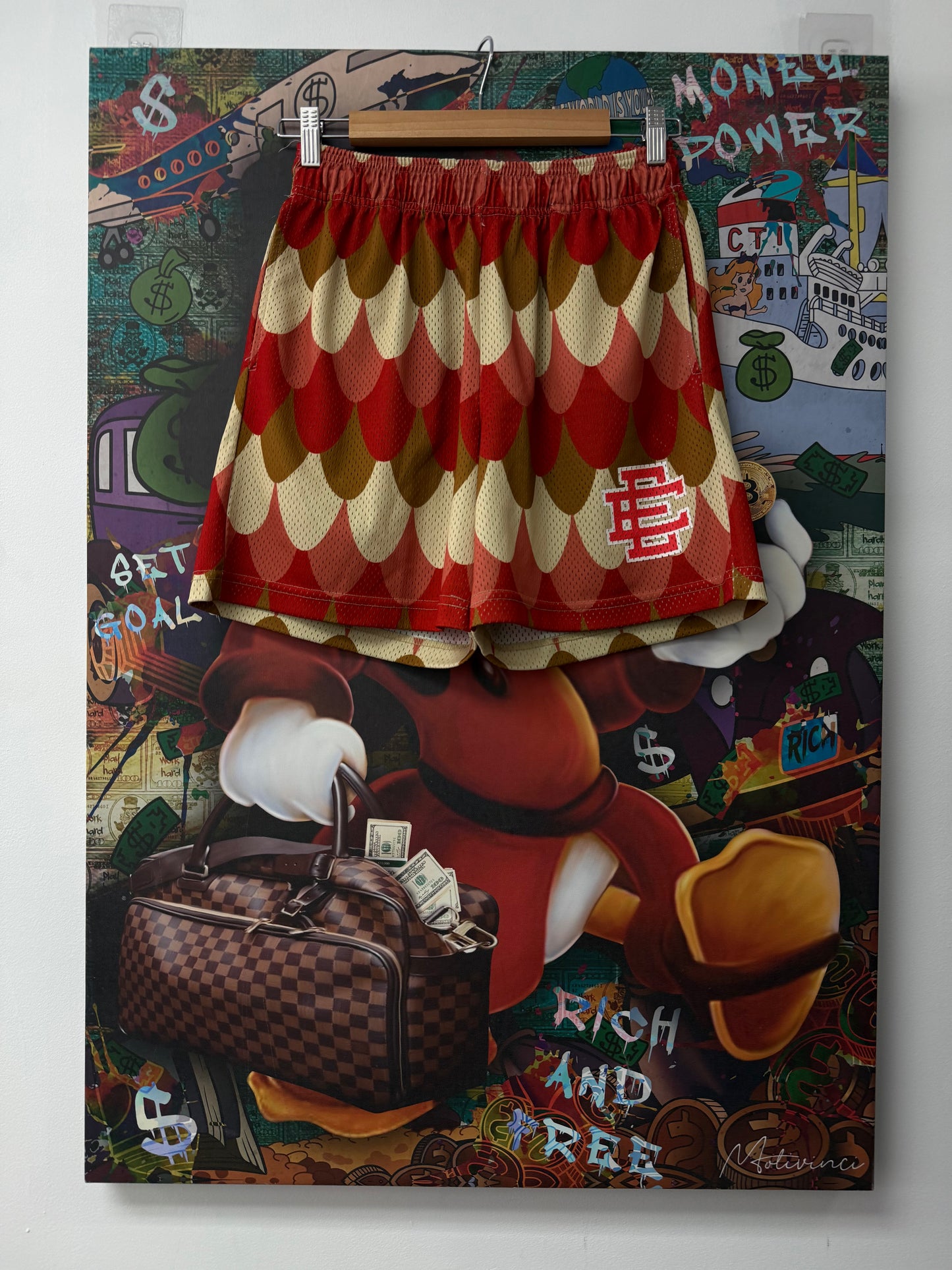EE Shorts Red Gold Used