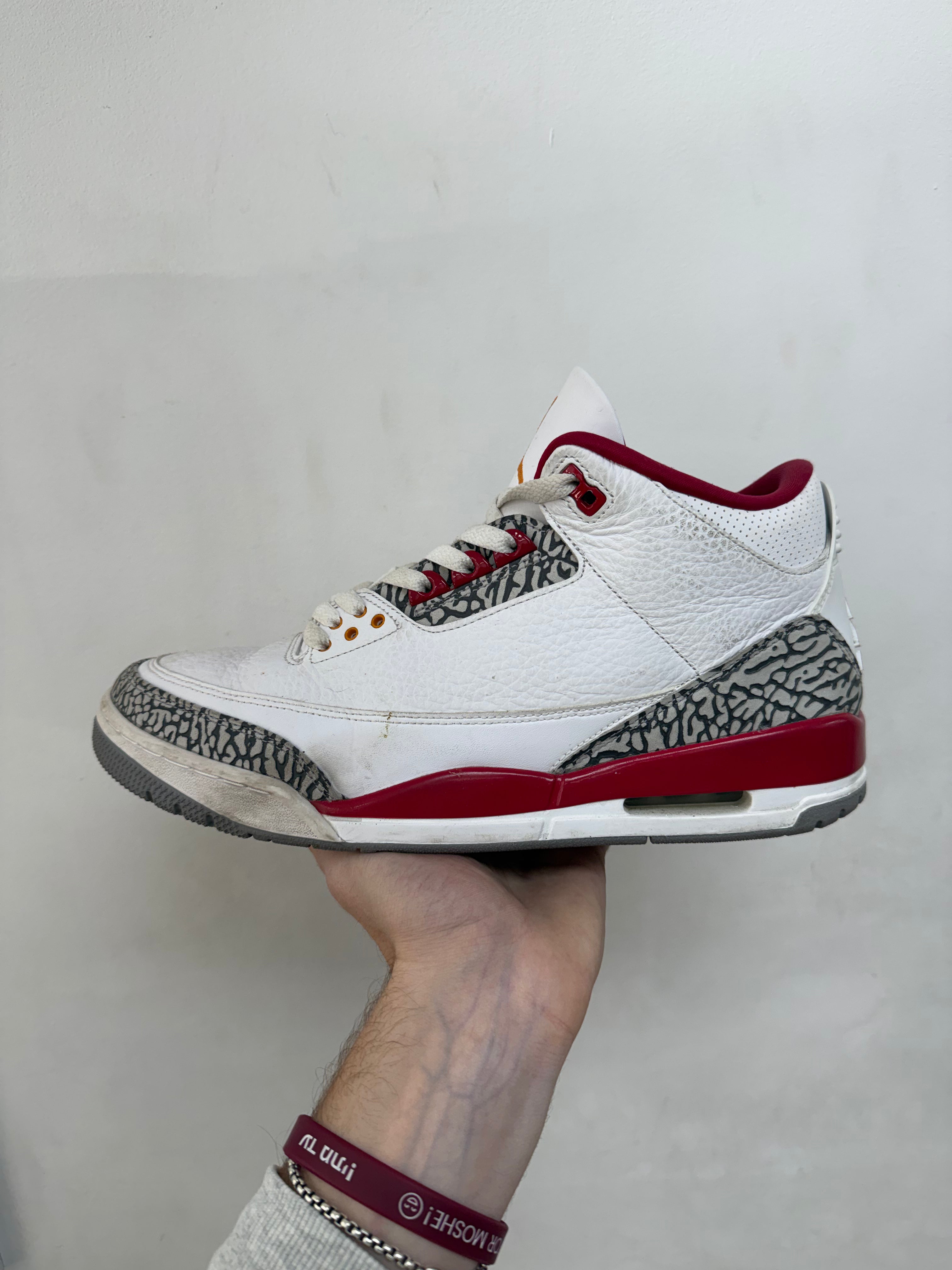 Jordan 3 Cardinal Sneakers