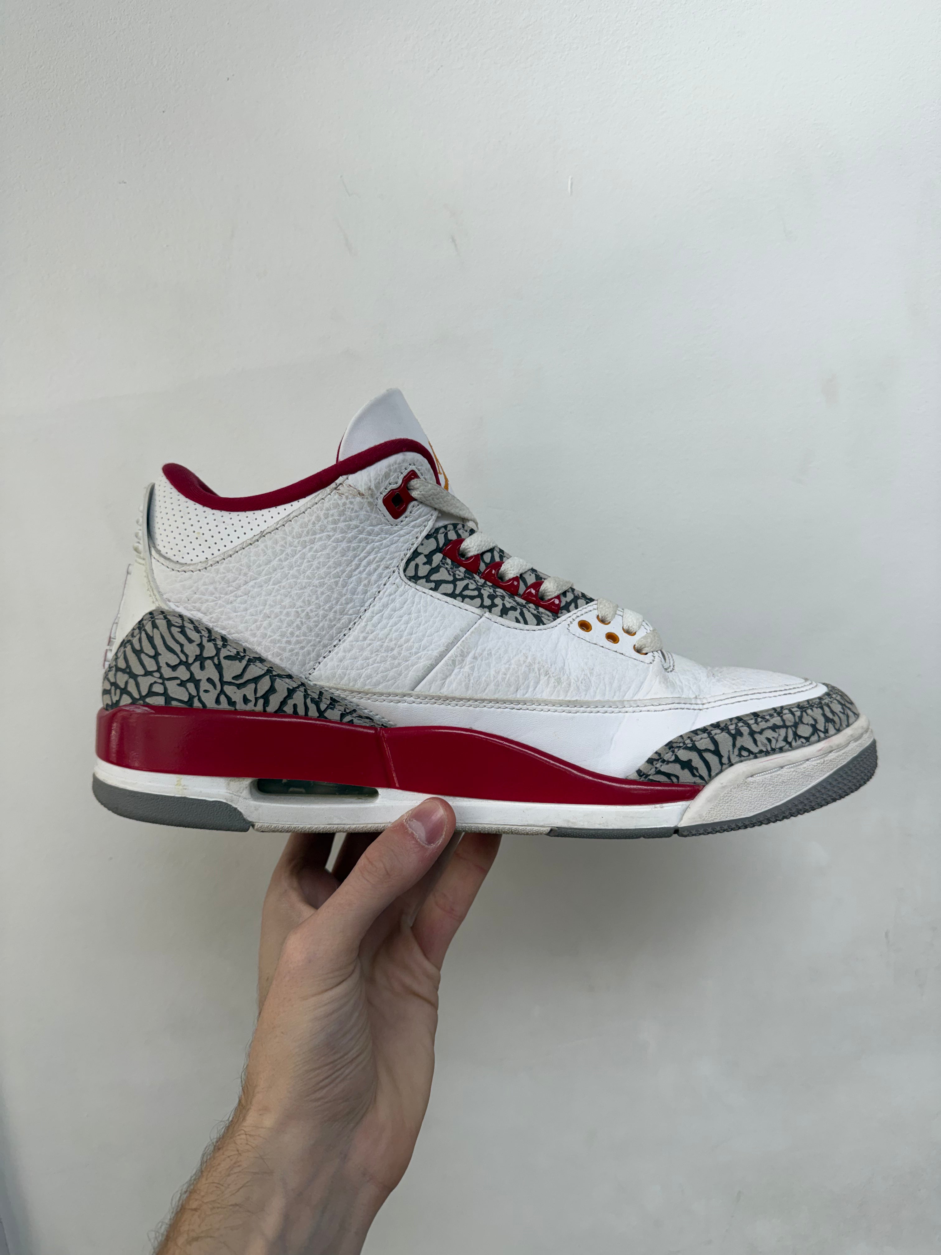 Jordan 3 Cardinal Sneakers