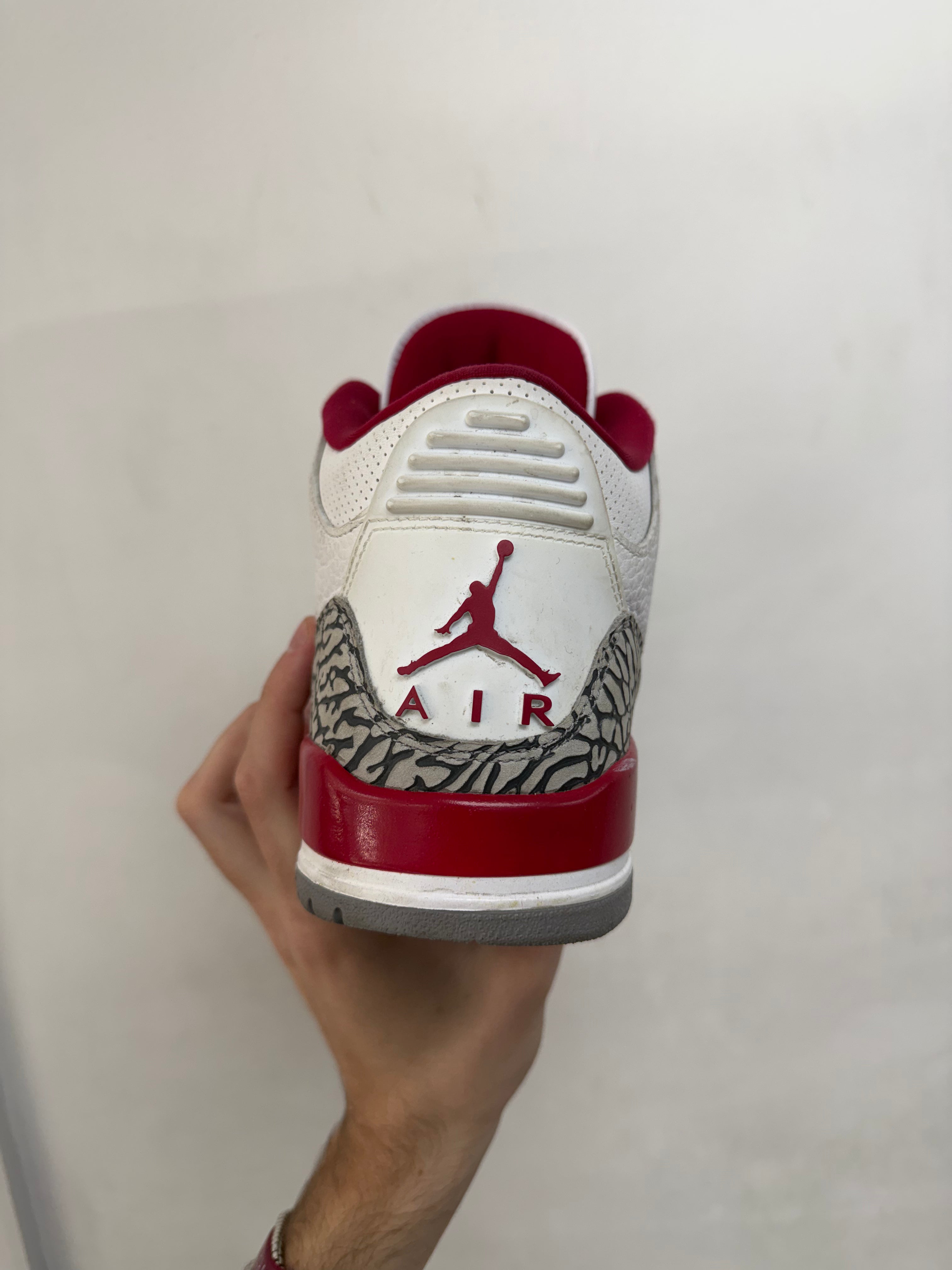 Jordan 3 Cardinal Sneakers