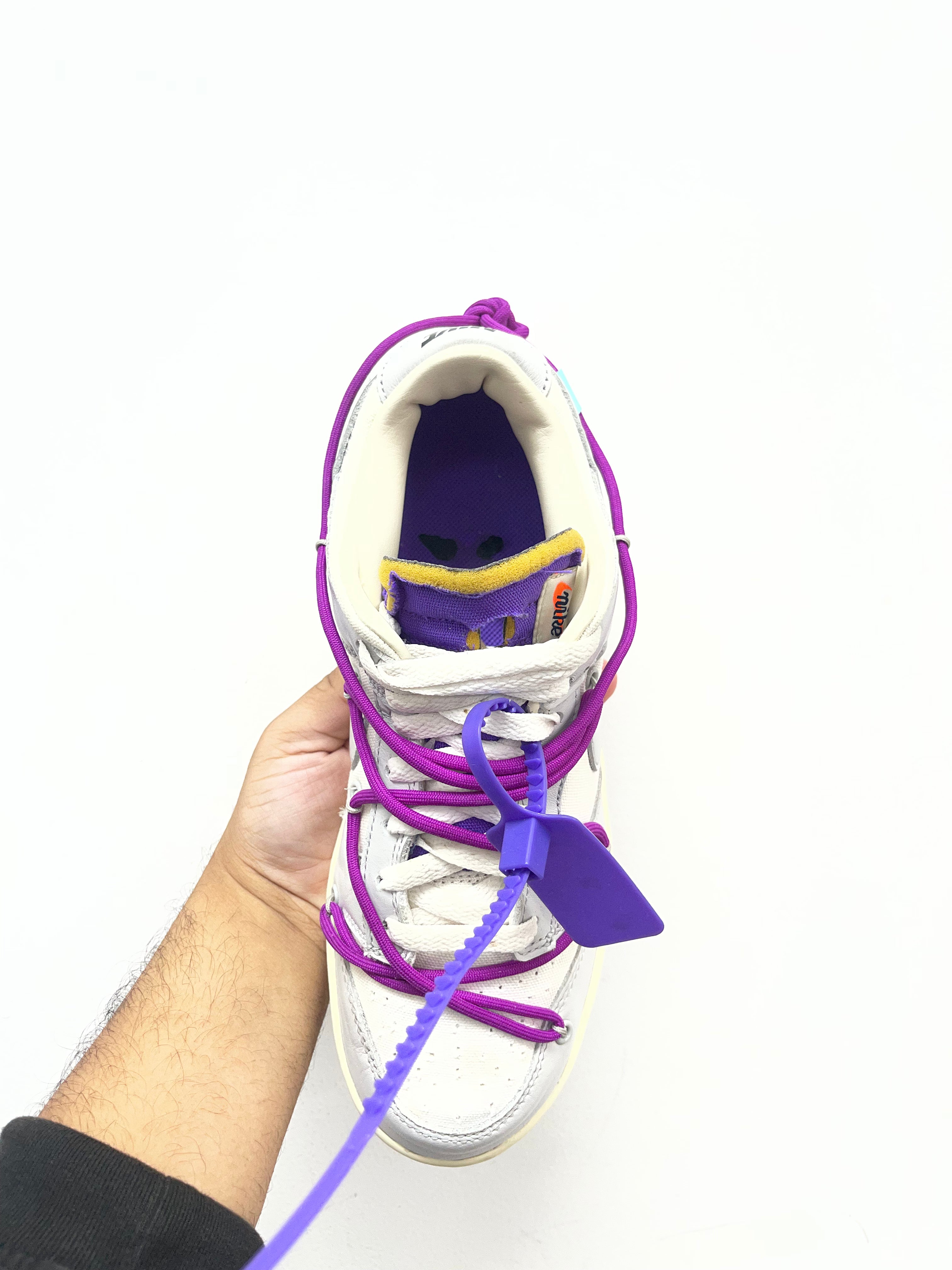 Nike x Off White Dunk Low Lot 28 Sneakers