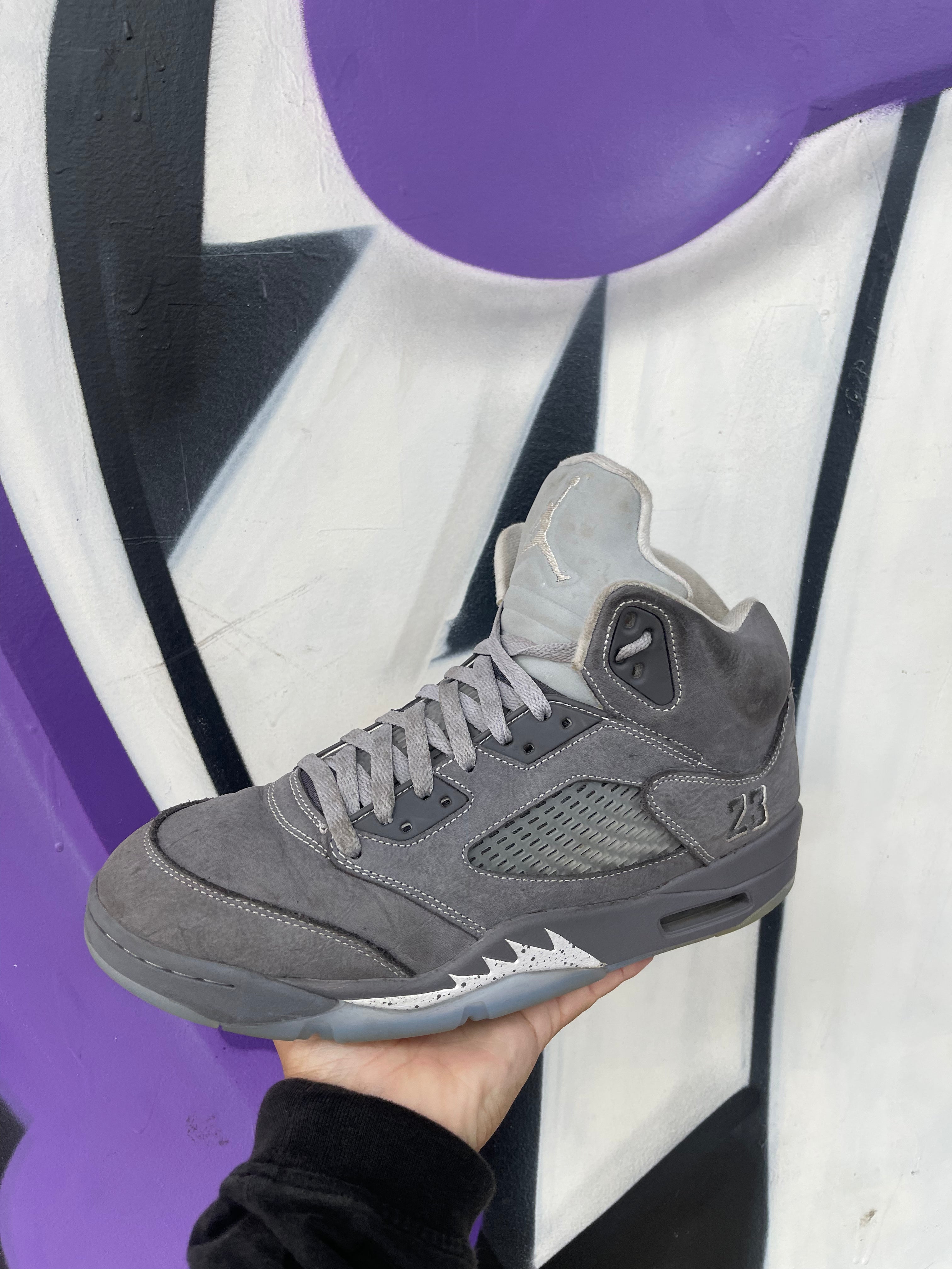 Jordan 5 Wolf Grey Sneakers
