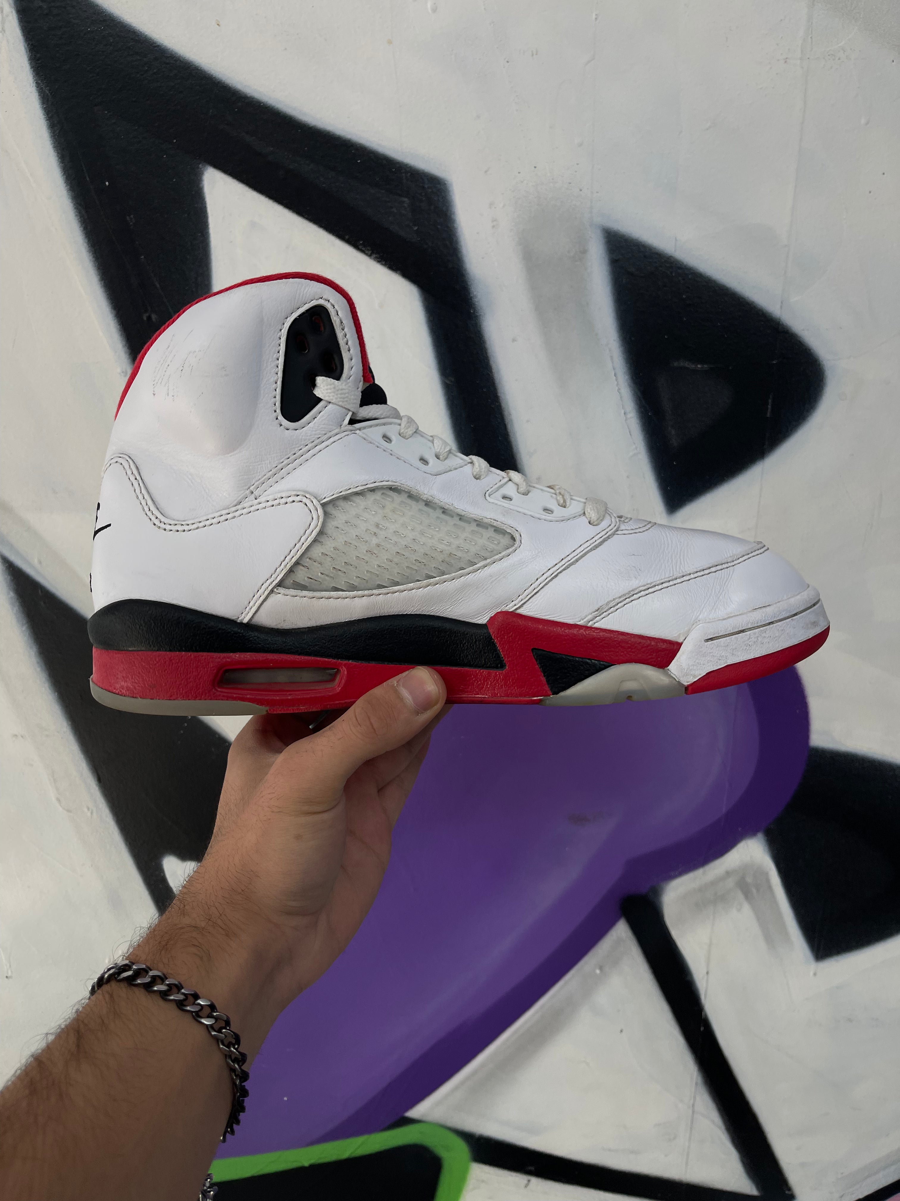 Jordan 5 Fire Red Sneakers