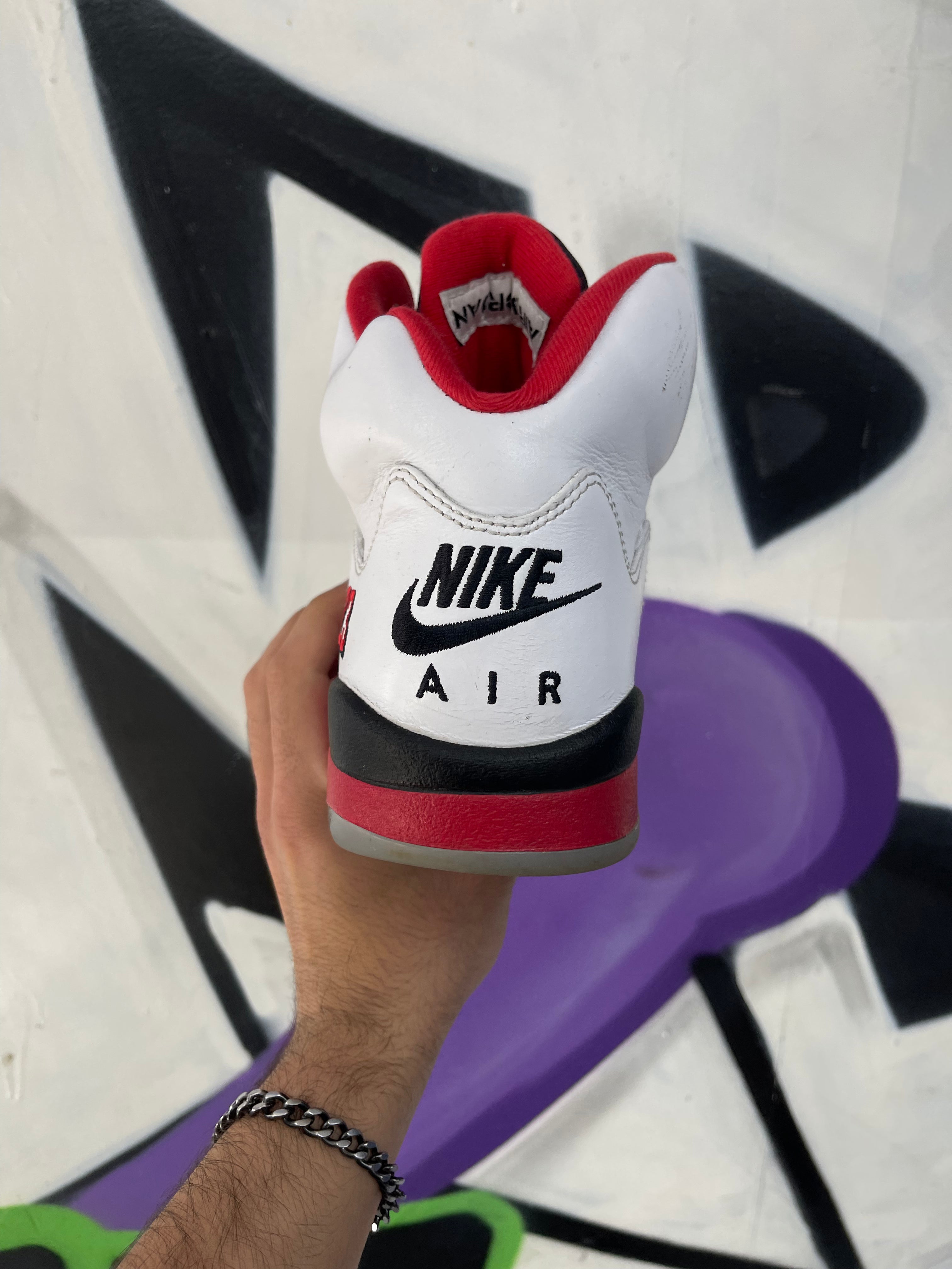 Jordan 5 Fire Red Sneakers