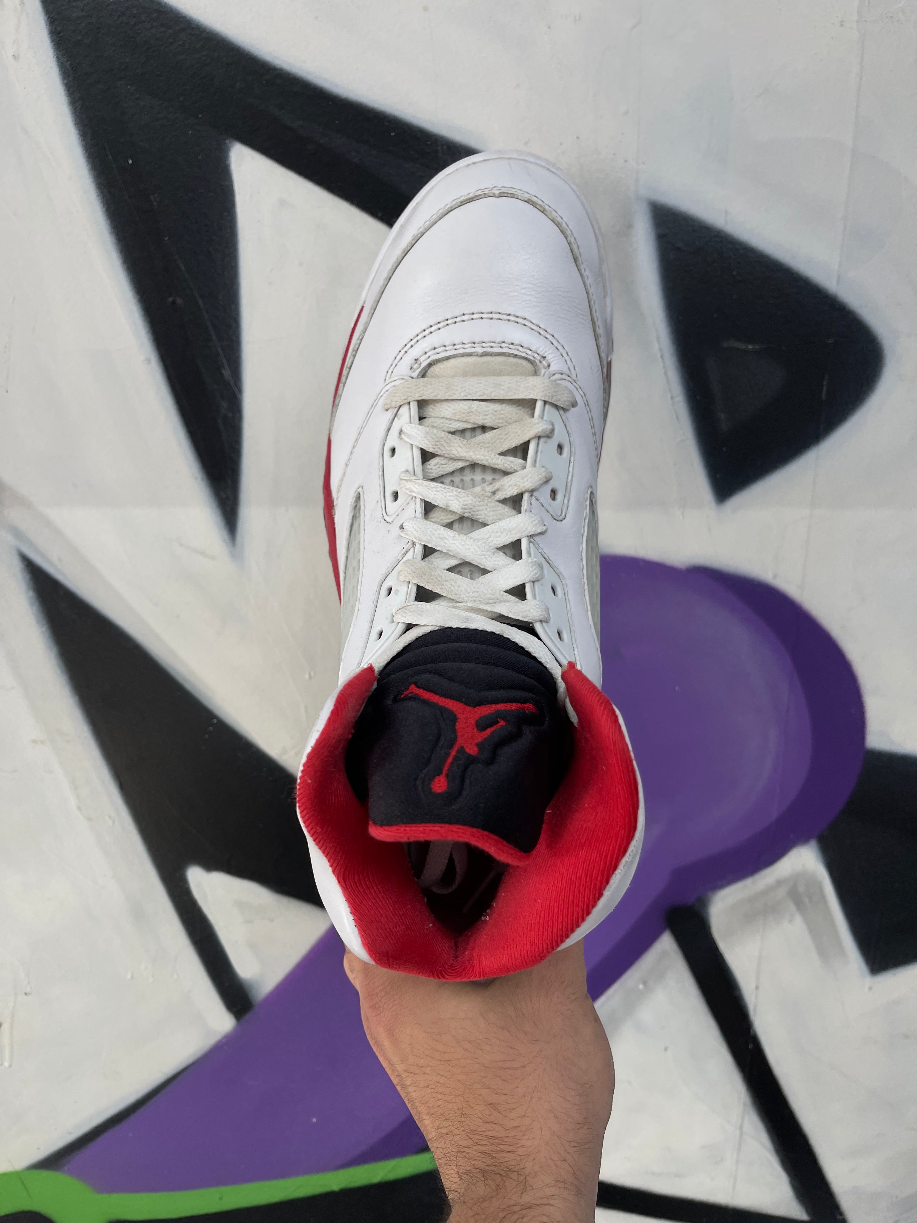 Jordan 5 Fire Red Sneakers
