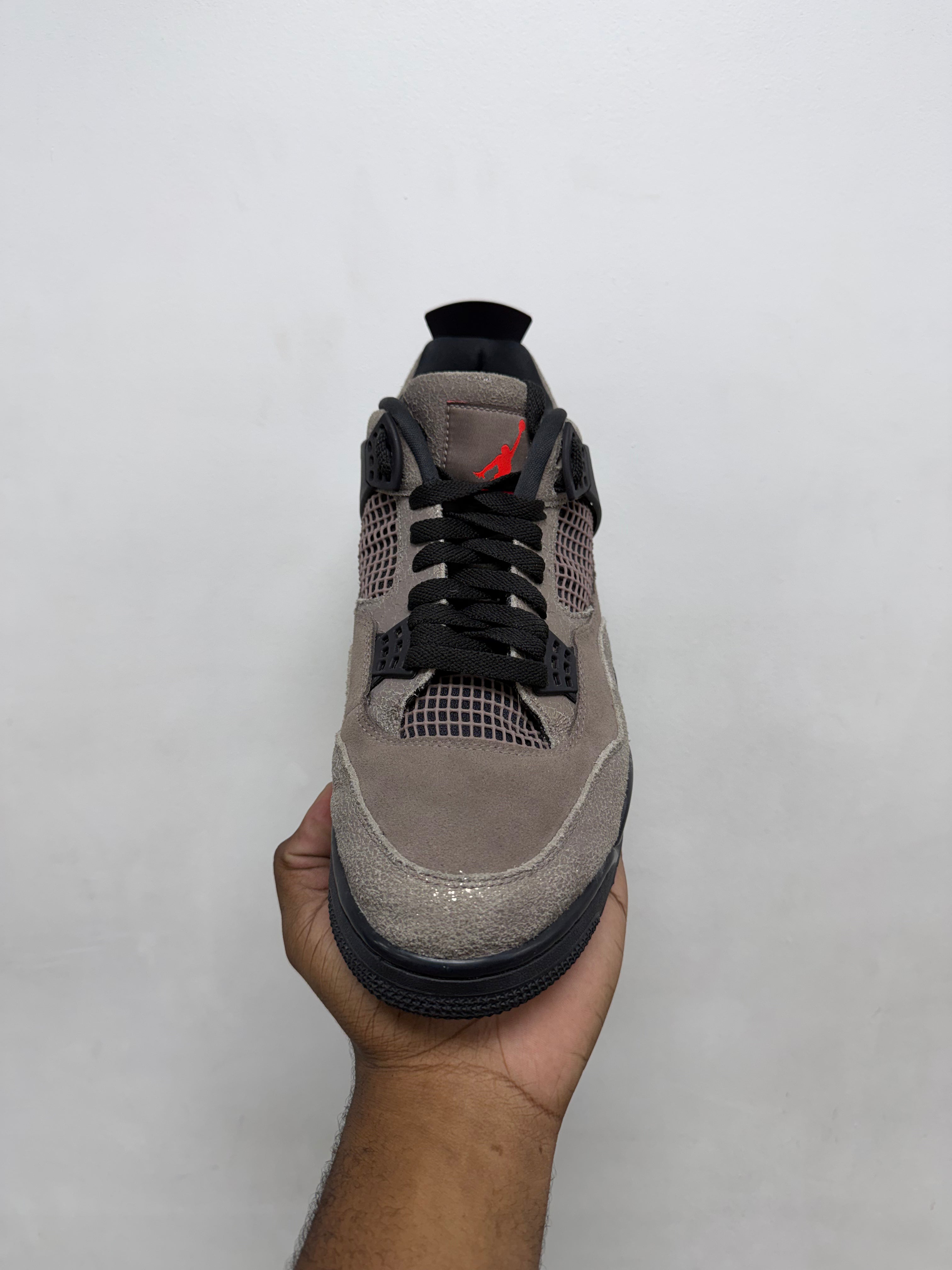 NIke Jordan 4 Taupe Haze Sneakers