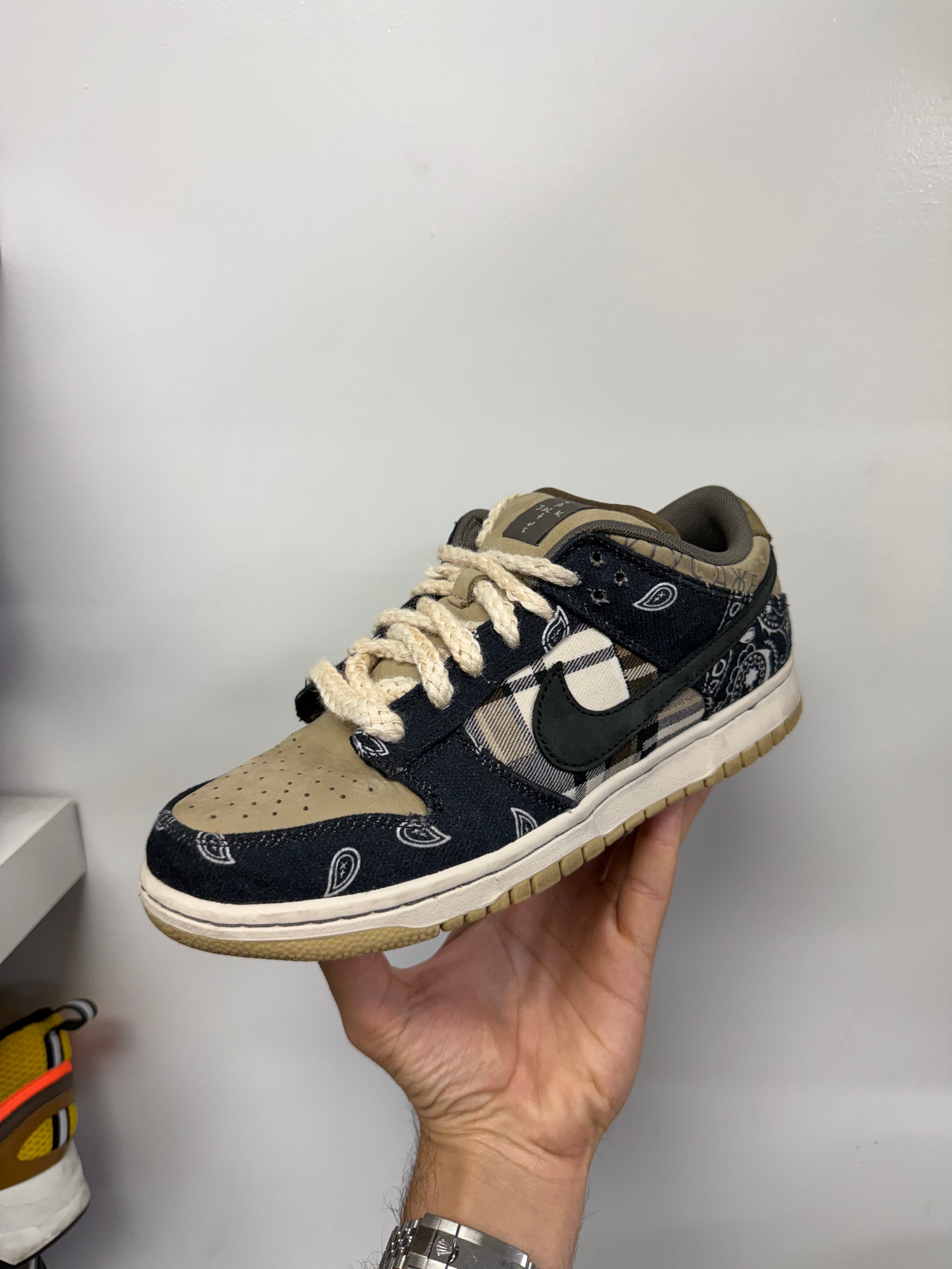 Nike SB Dunk Low Travis Scott Sneakers