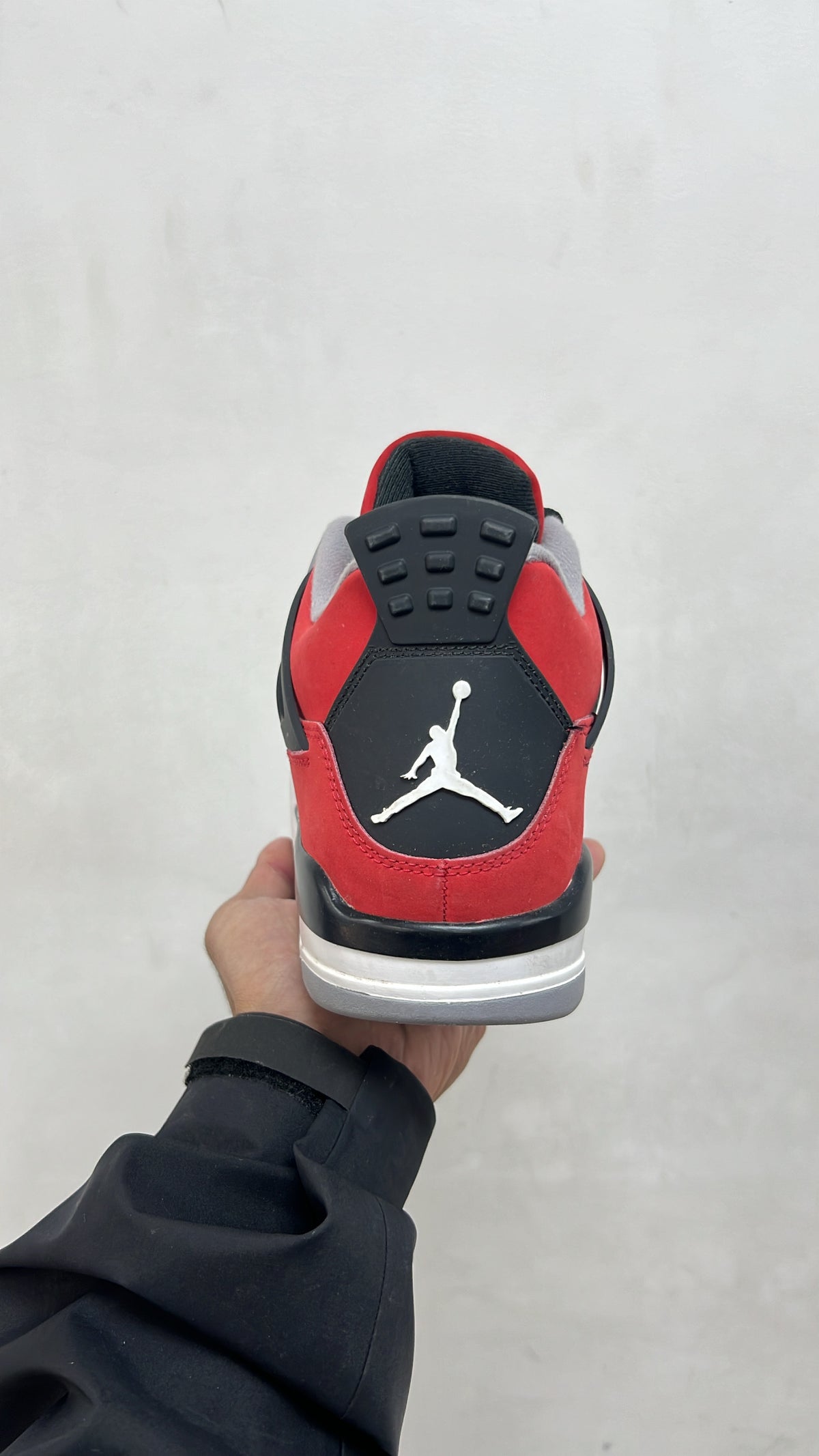 Jordan 4 Toro Sneakers