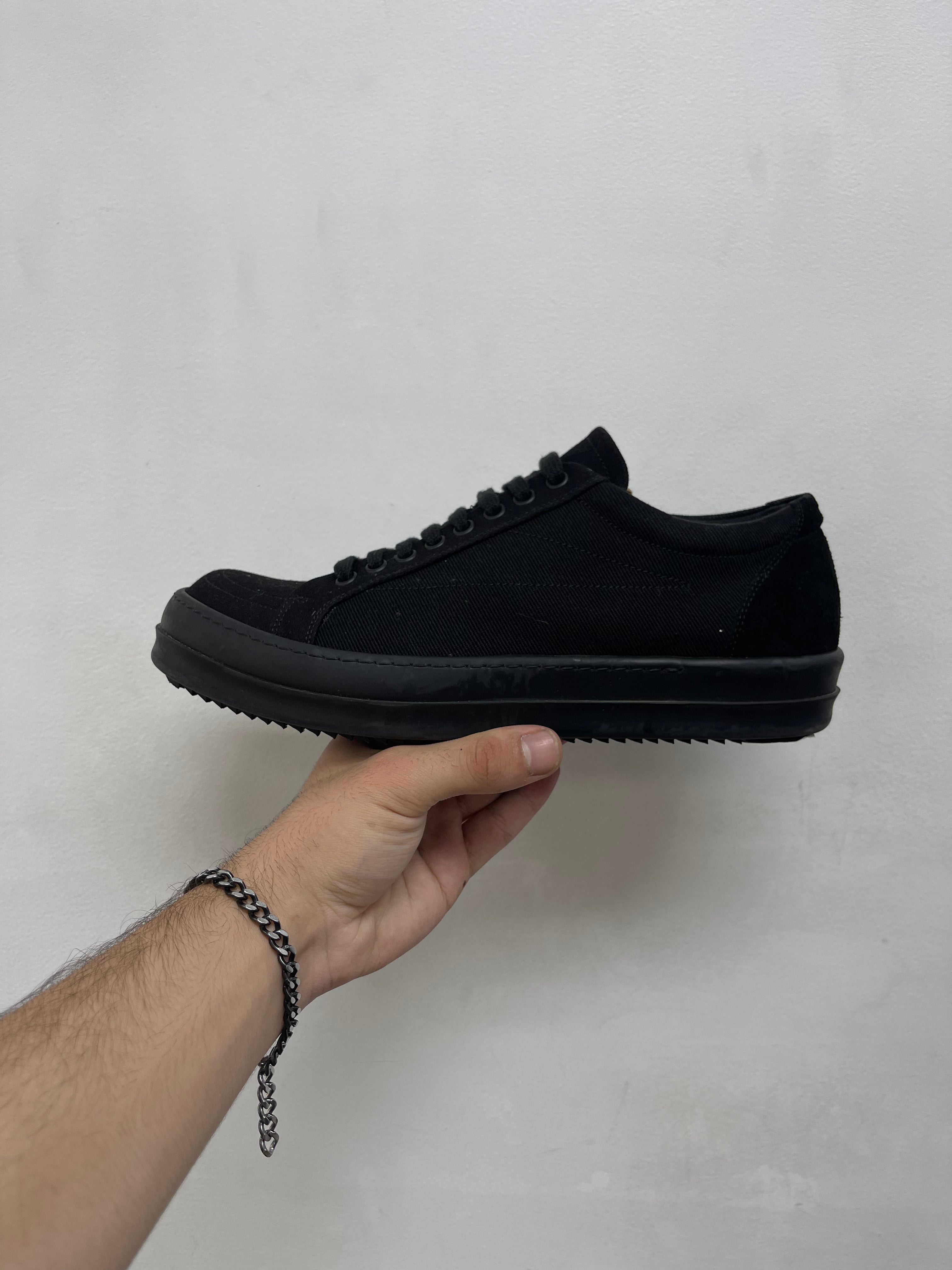 Rick Owens Triple Black Penta Vintage Low Sneakers