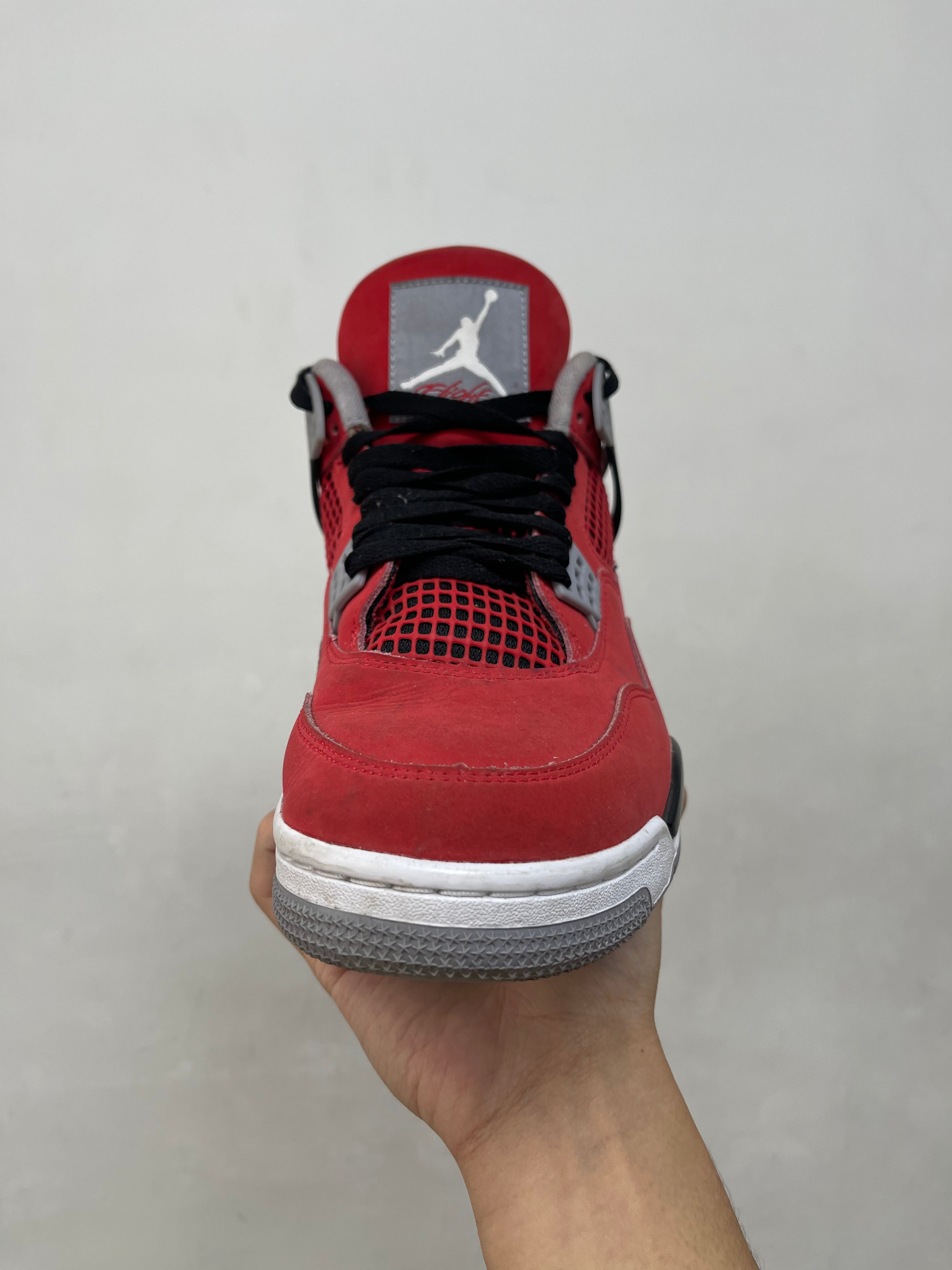 Jordan 4 Toro Sneakers