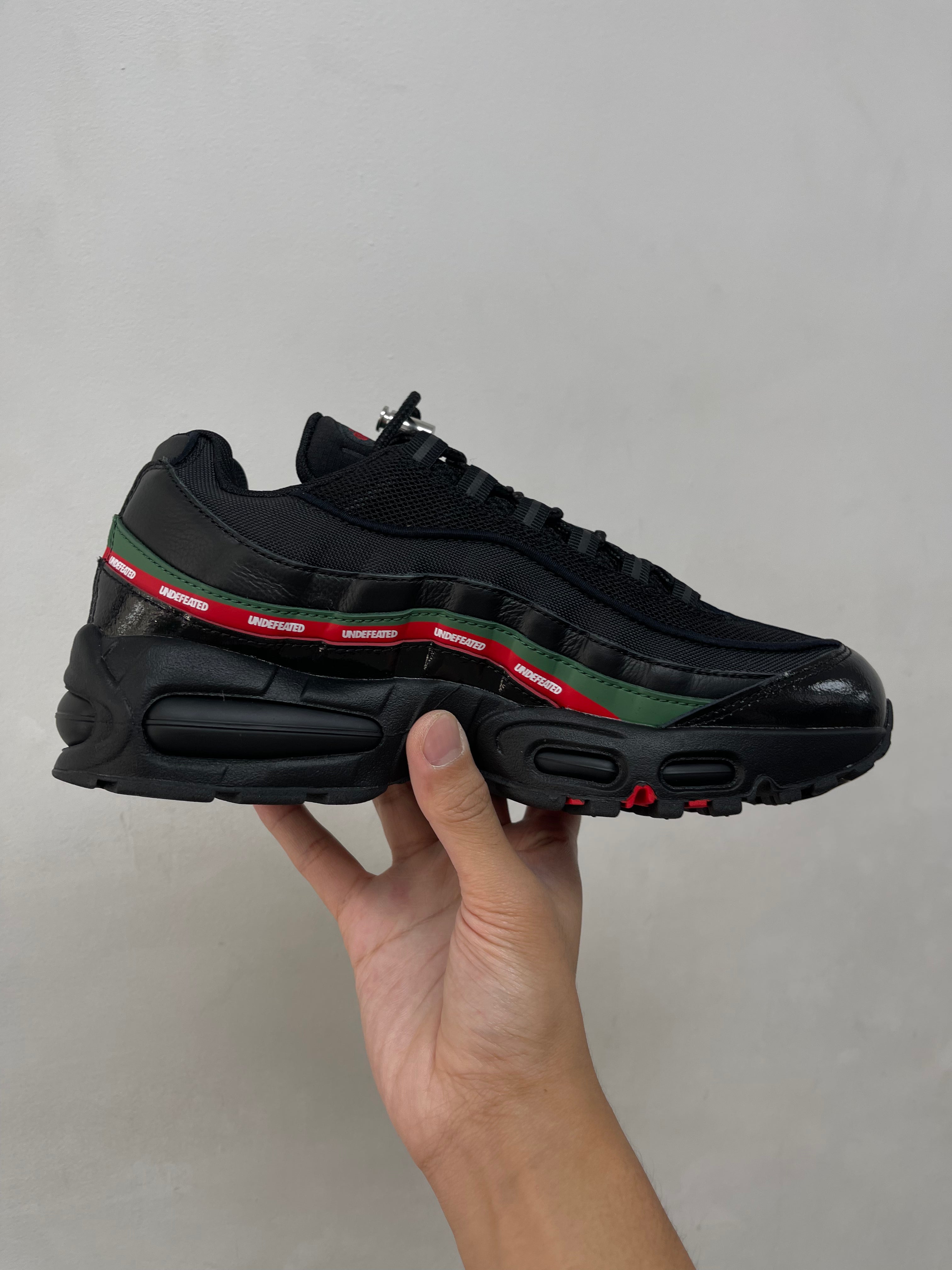 Nike AM95 Undefeated Sneakers
