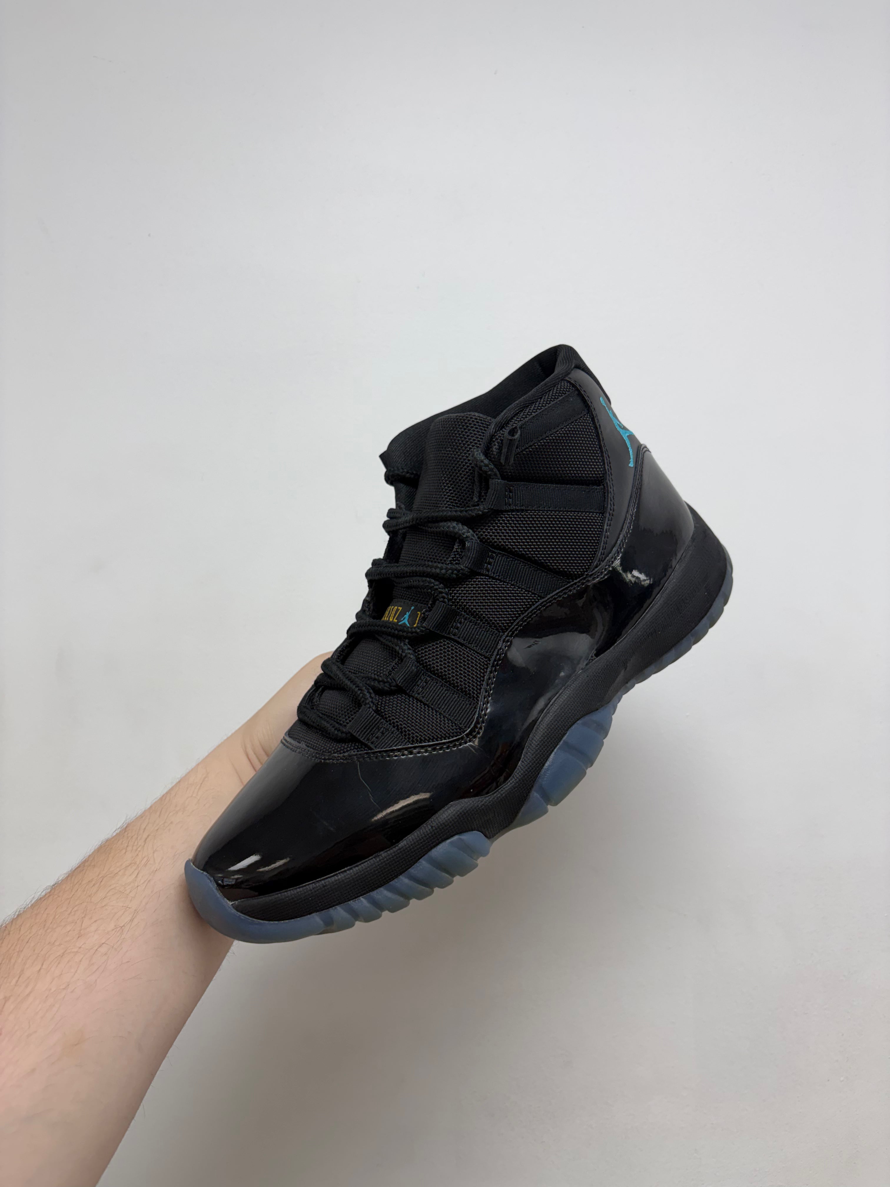 Jordan 11 Gamma Sneakers