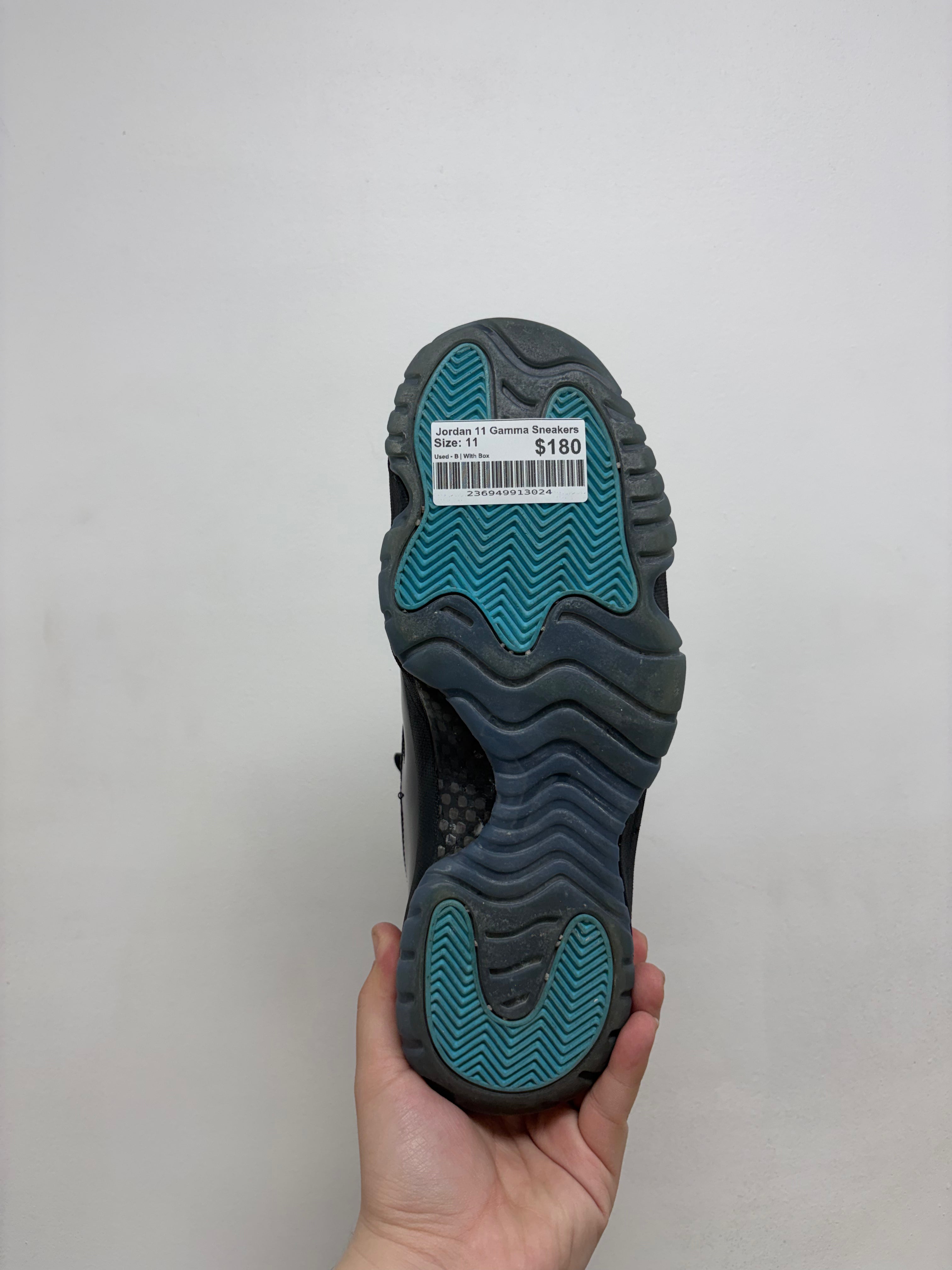 Jordan 11 Gamma Sneakers