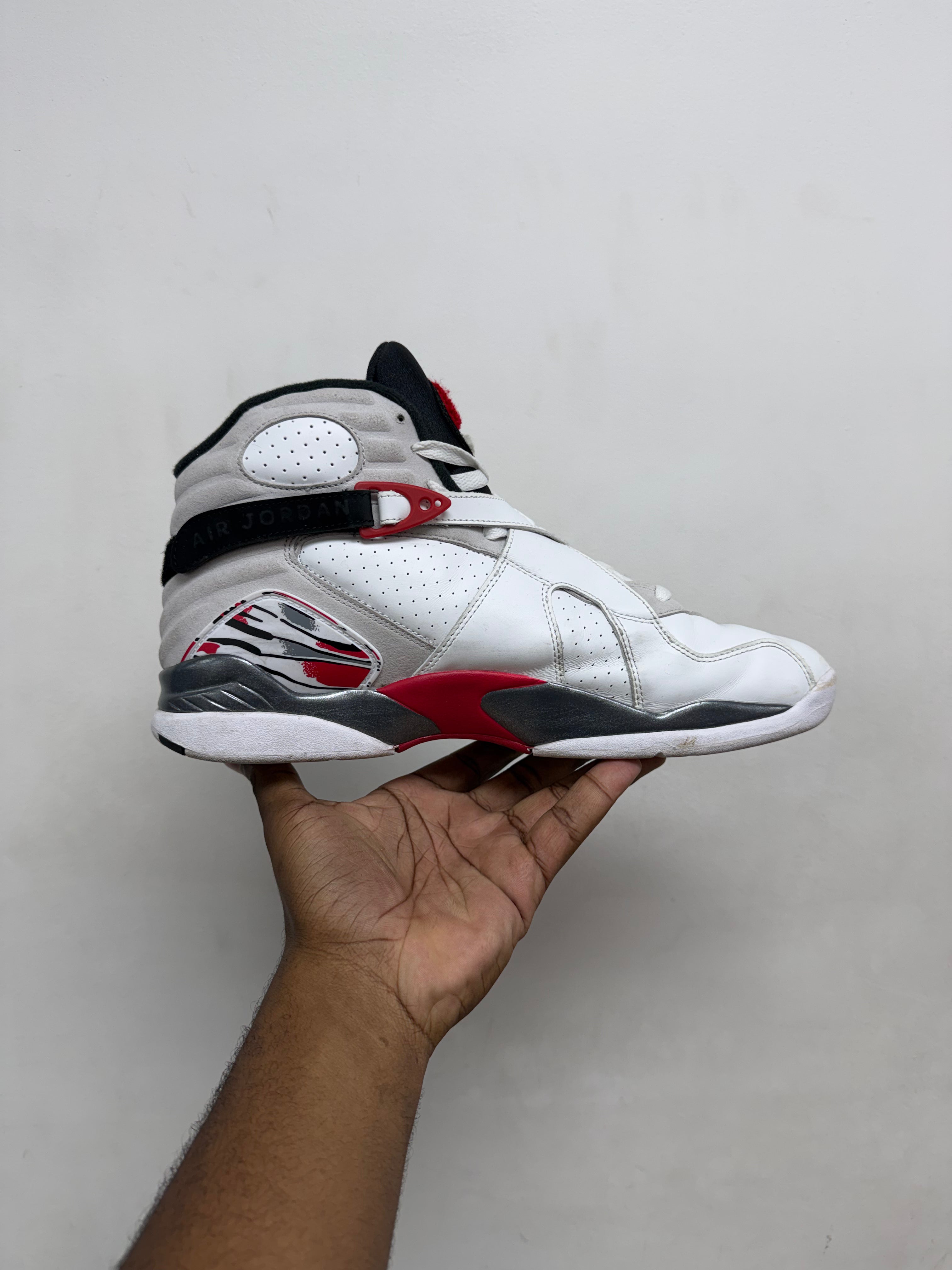 NIke Jordan 8 Bug Bunny Sneakers