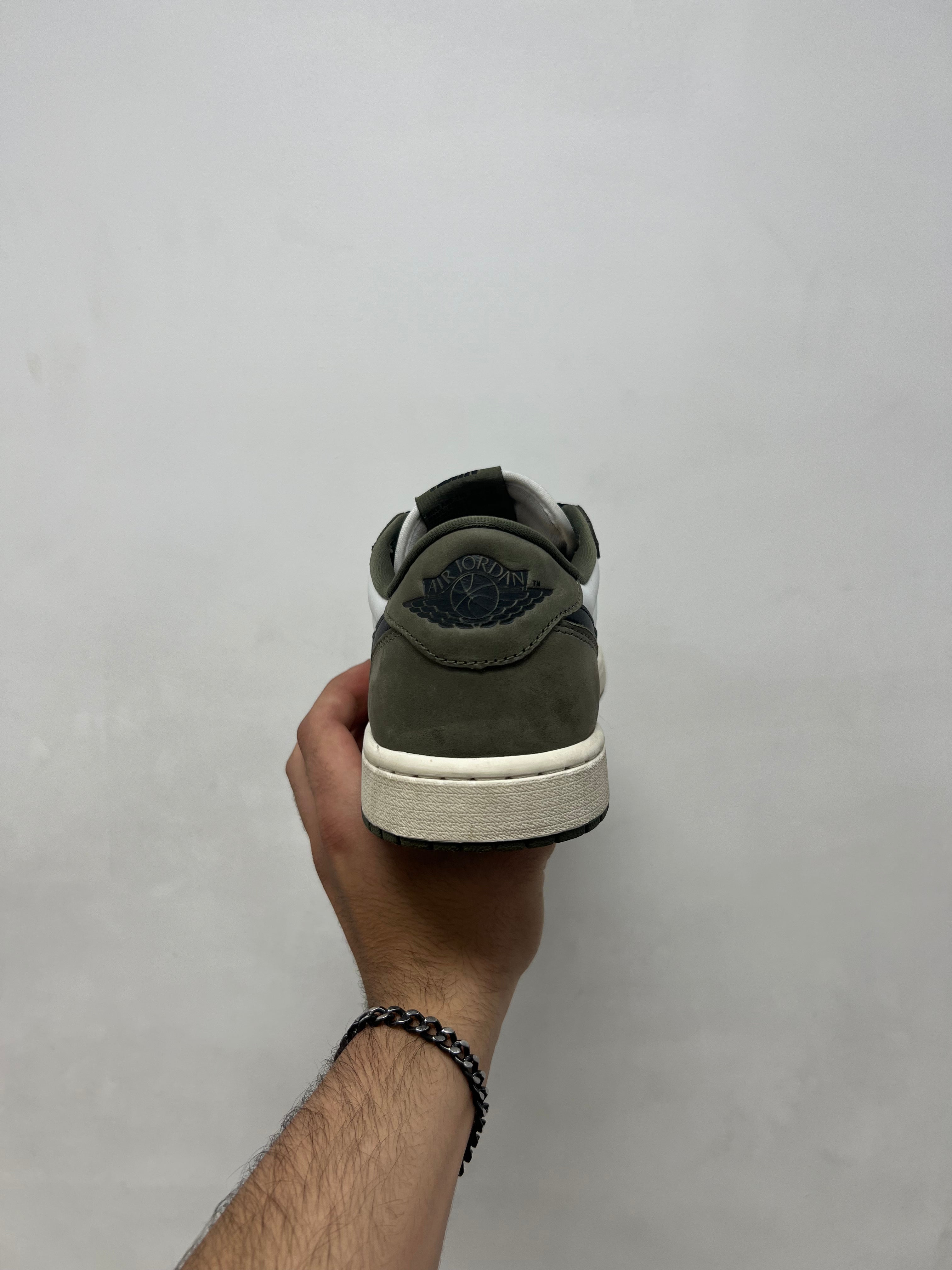 Jordan 1 Low Medium Olive Sneakers