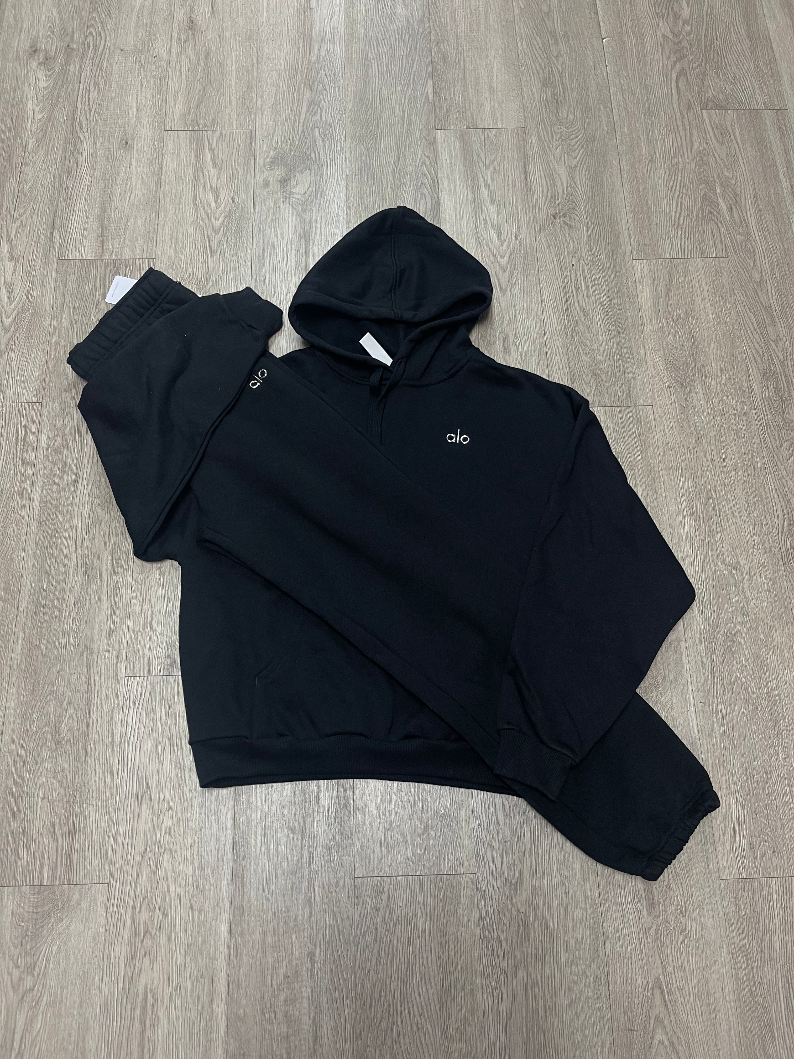 ALO Black Accolade Sweatsuit