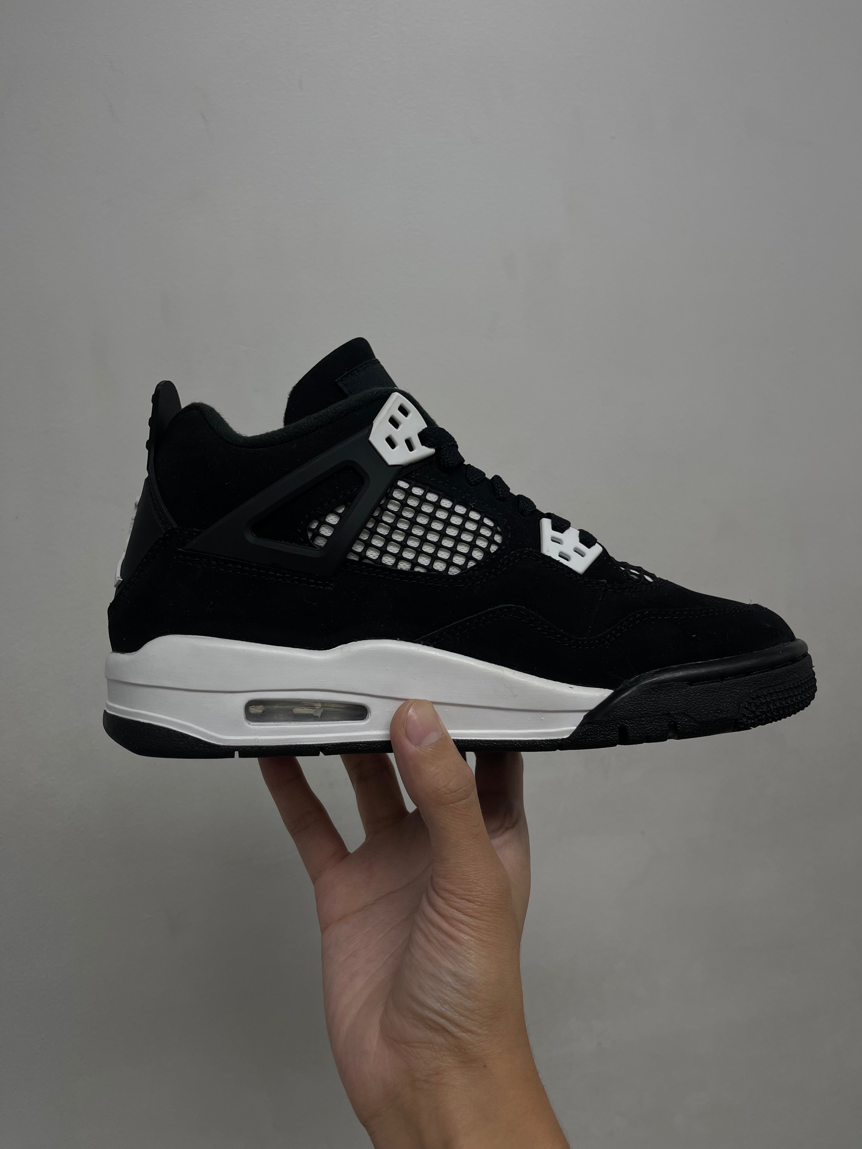 Jordan 4 White Thunder Sneakers