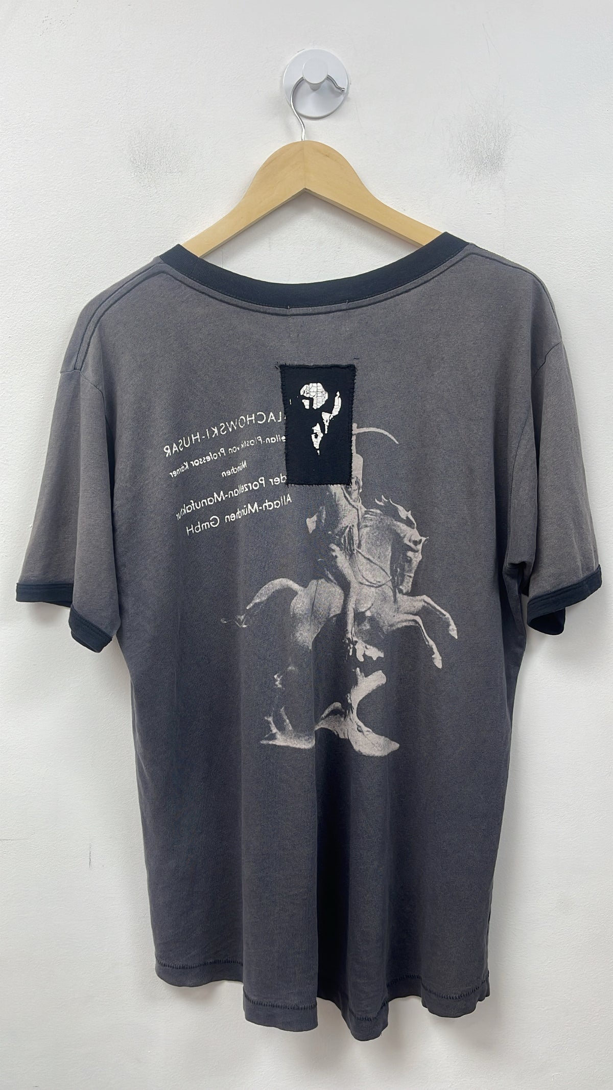 ENFANTS RICHES DÉPRIMÉS Ringer Tee