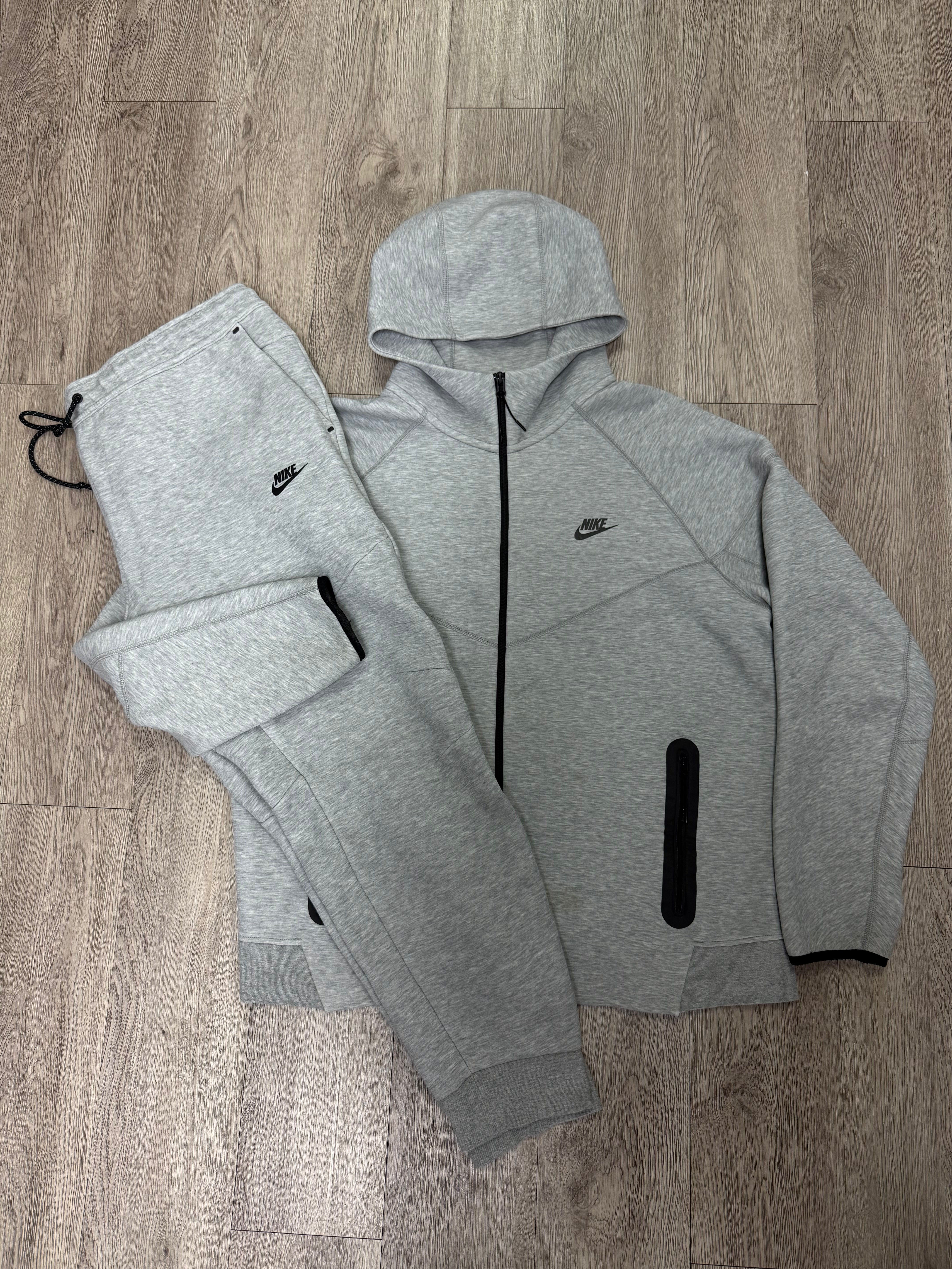 Nike Grey Tech (FLAWED) Sweatsuit