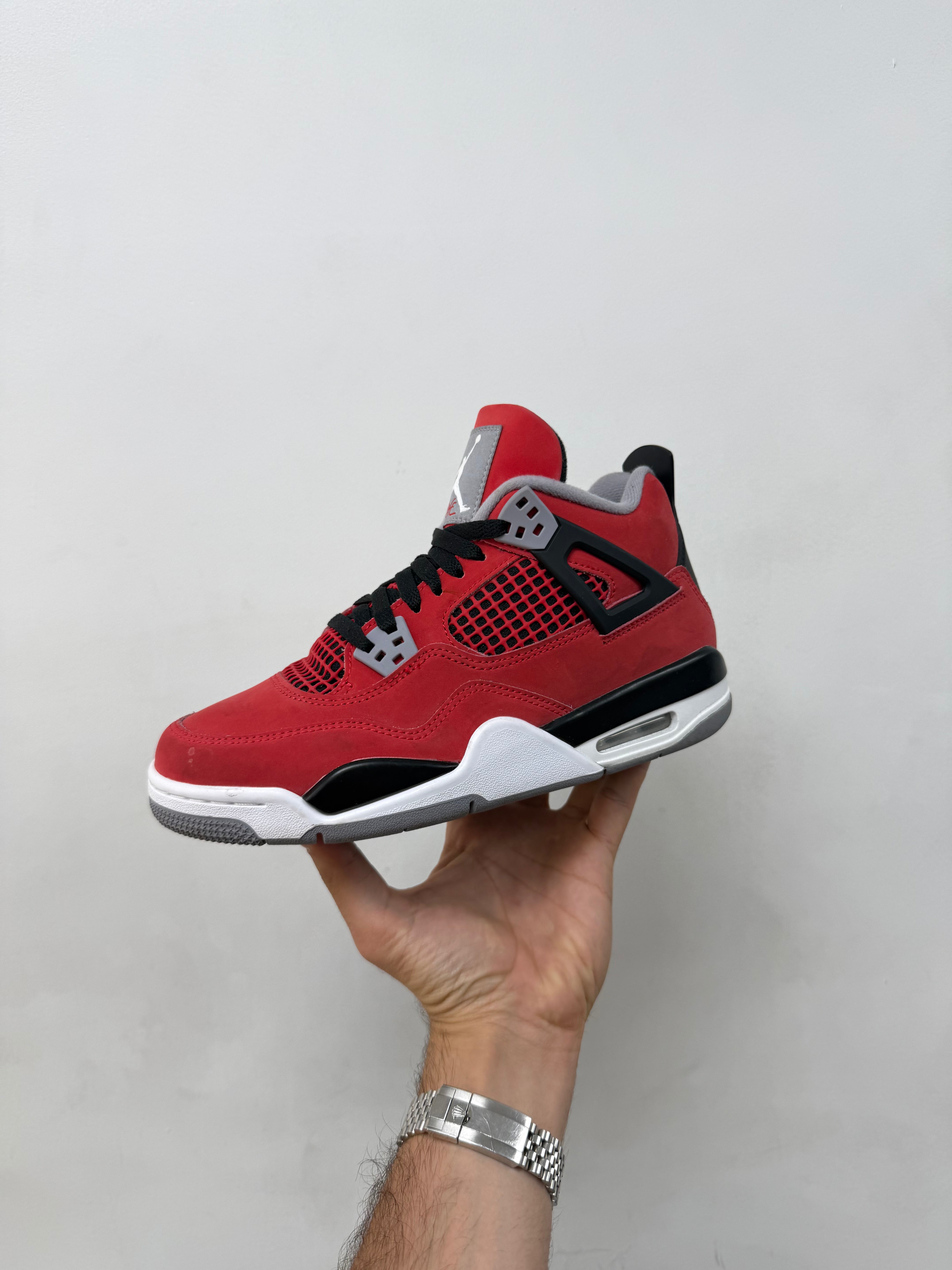 Jordan 4 Toro Sneakers