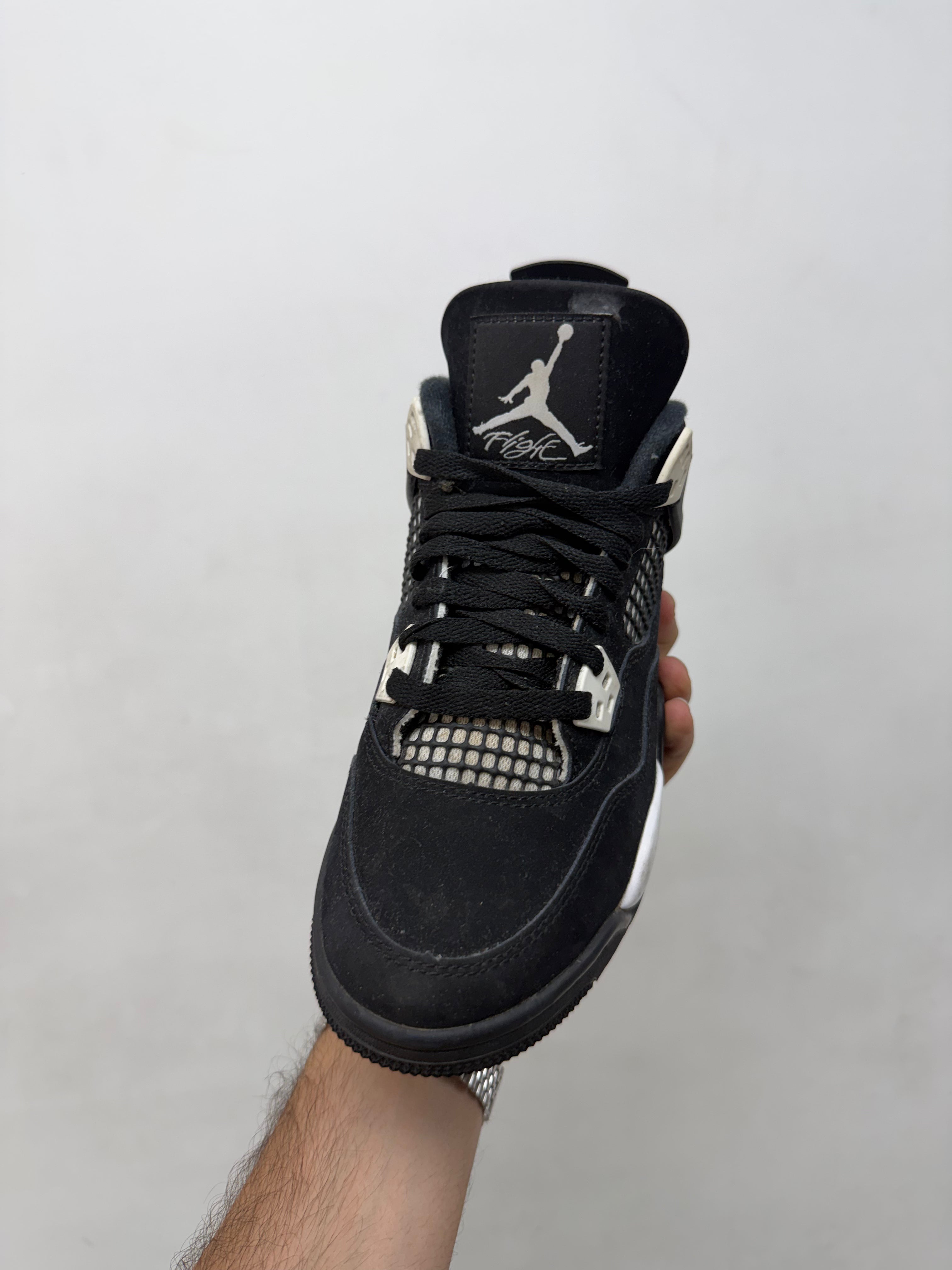 Jordan 4 White Thunder Sneakers