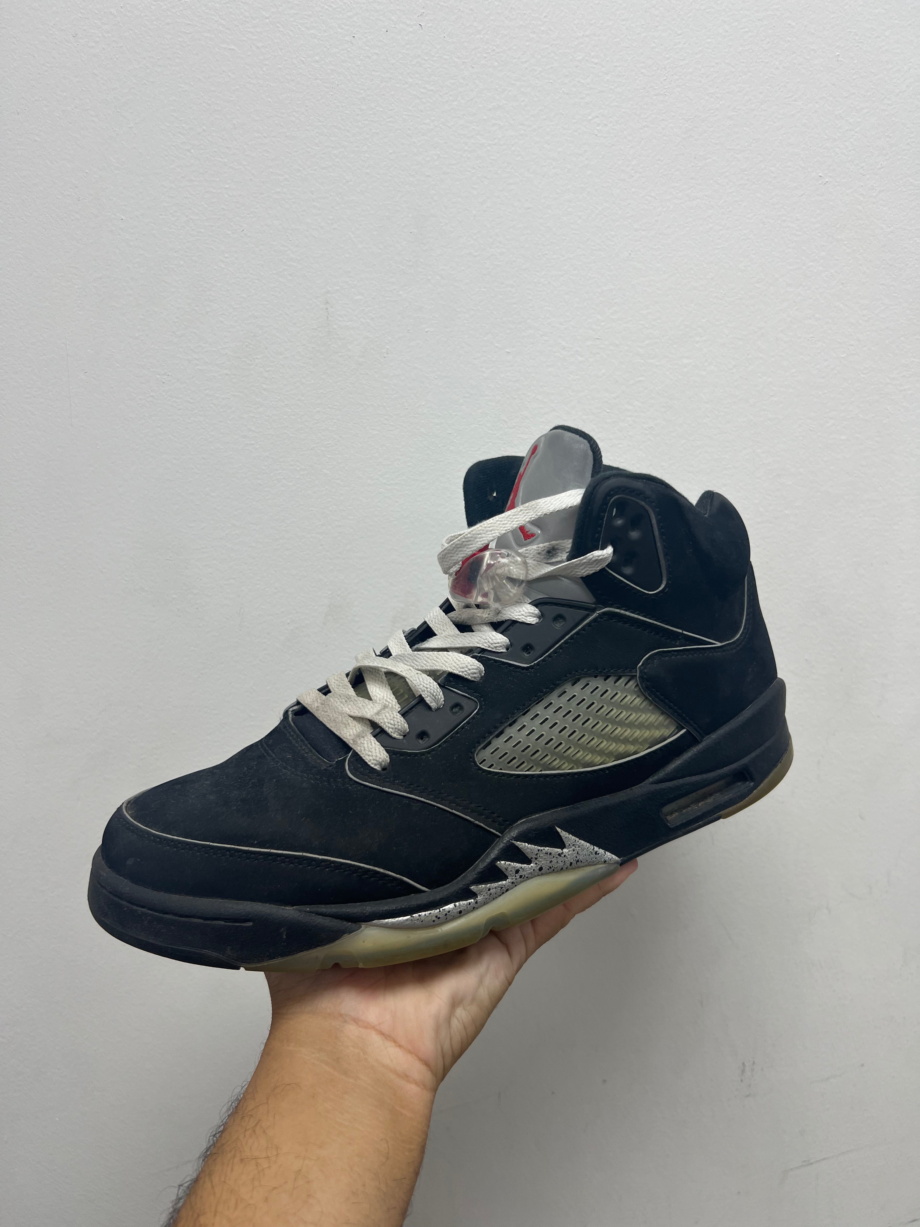 Jordan 5 Black Metallic (Flawed) Sneakers