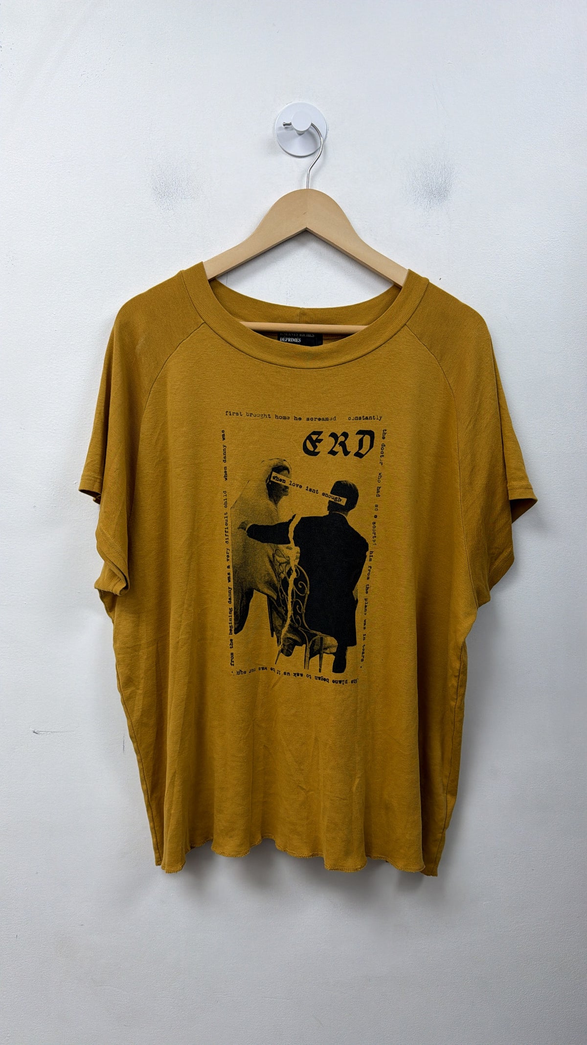 ENFANTS RICHES DÉPRIMÉS Love Isn't Enough Tee