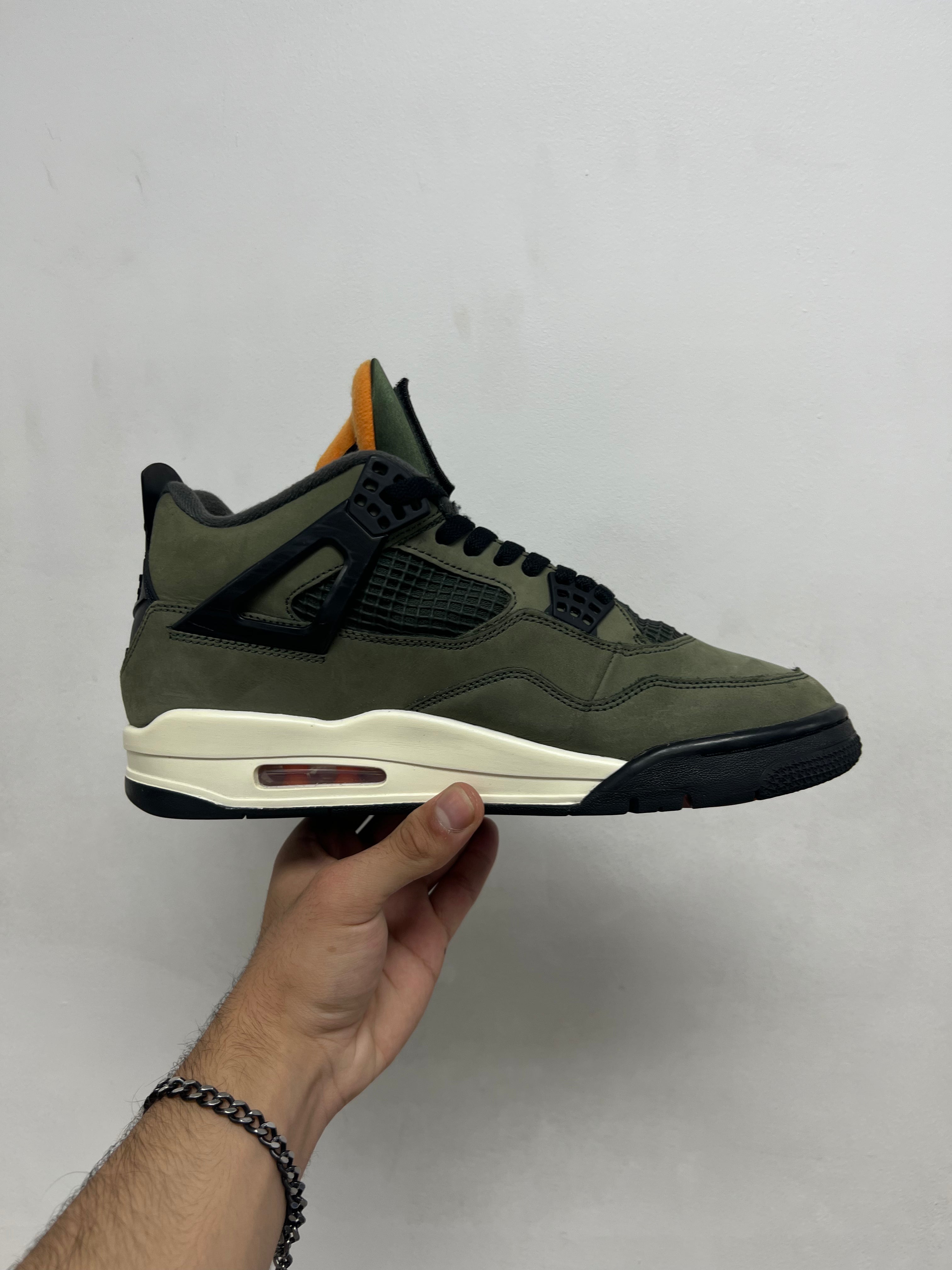 Jordan 4 Undefeated Sneakers