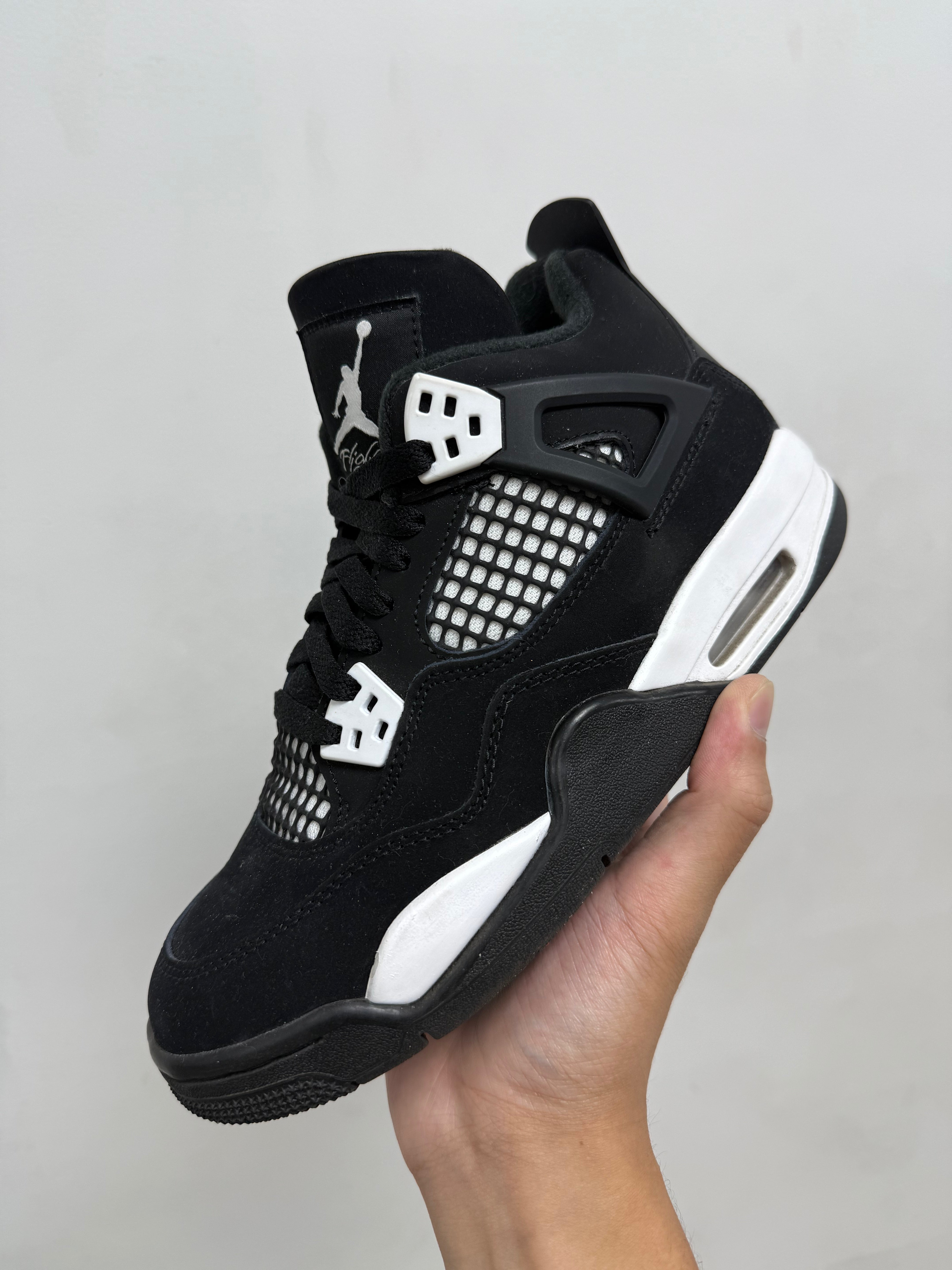 Jordan 4 White Thunder Sneakers
