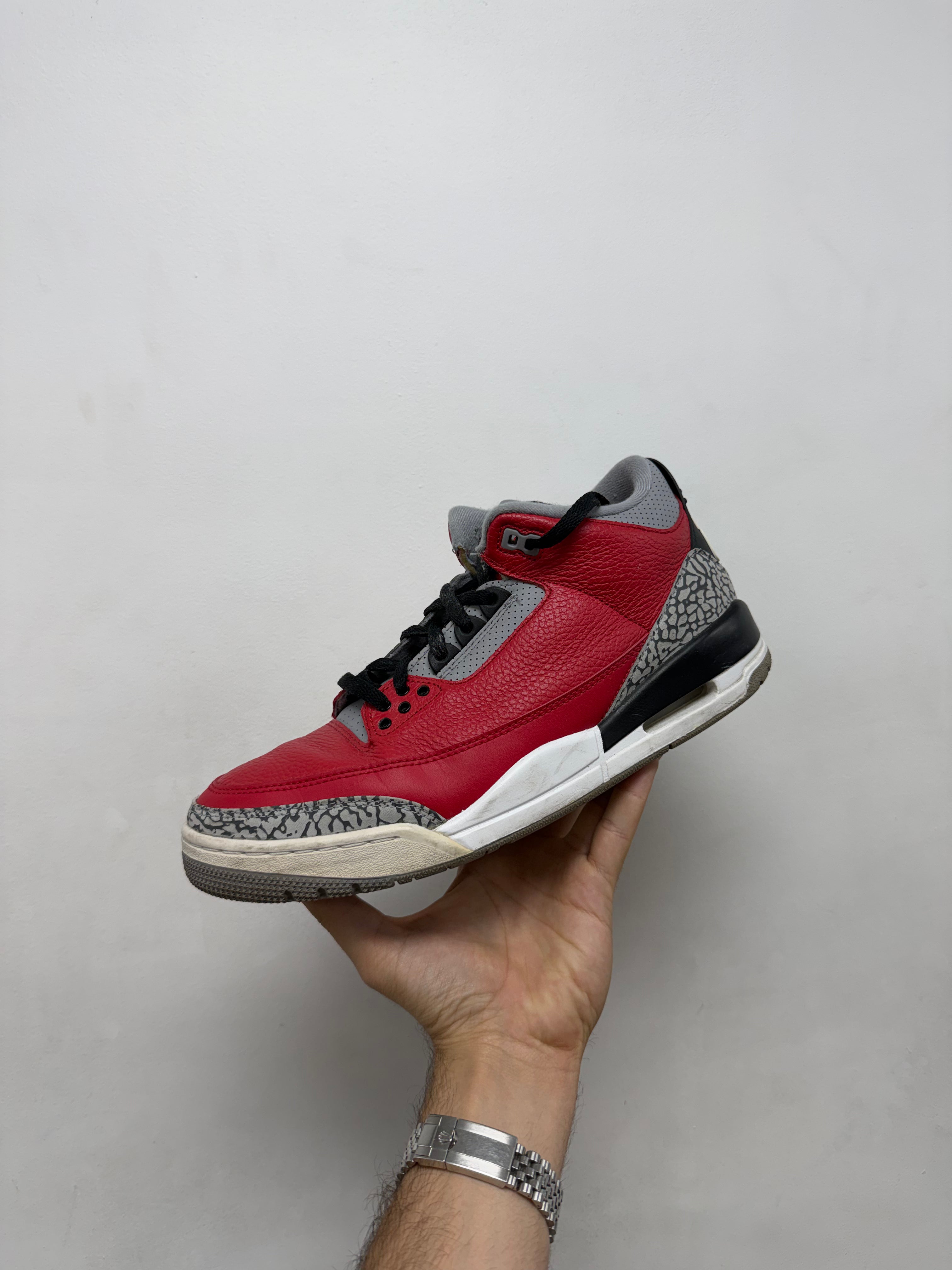 Jordan 3 Unite Fire Red Sneakers