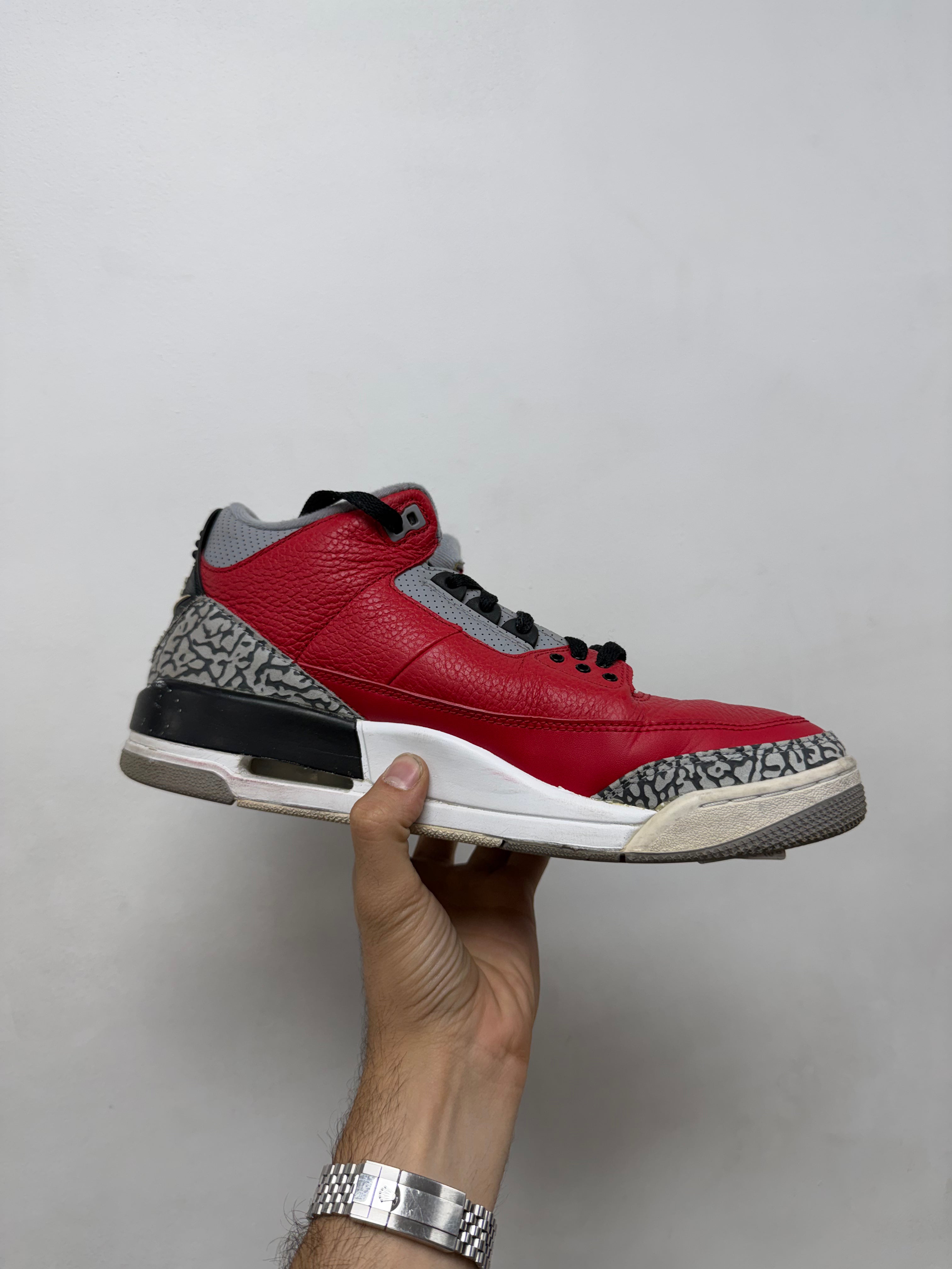 Jordan 3 Unite Fire Red Sneakers
