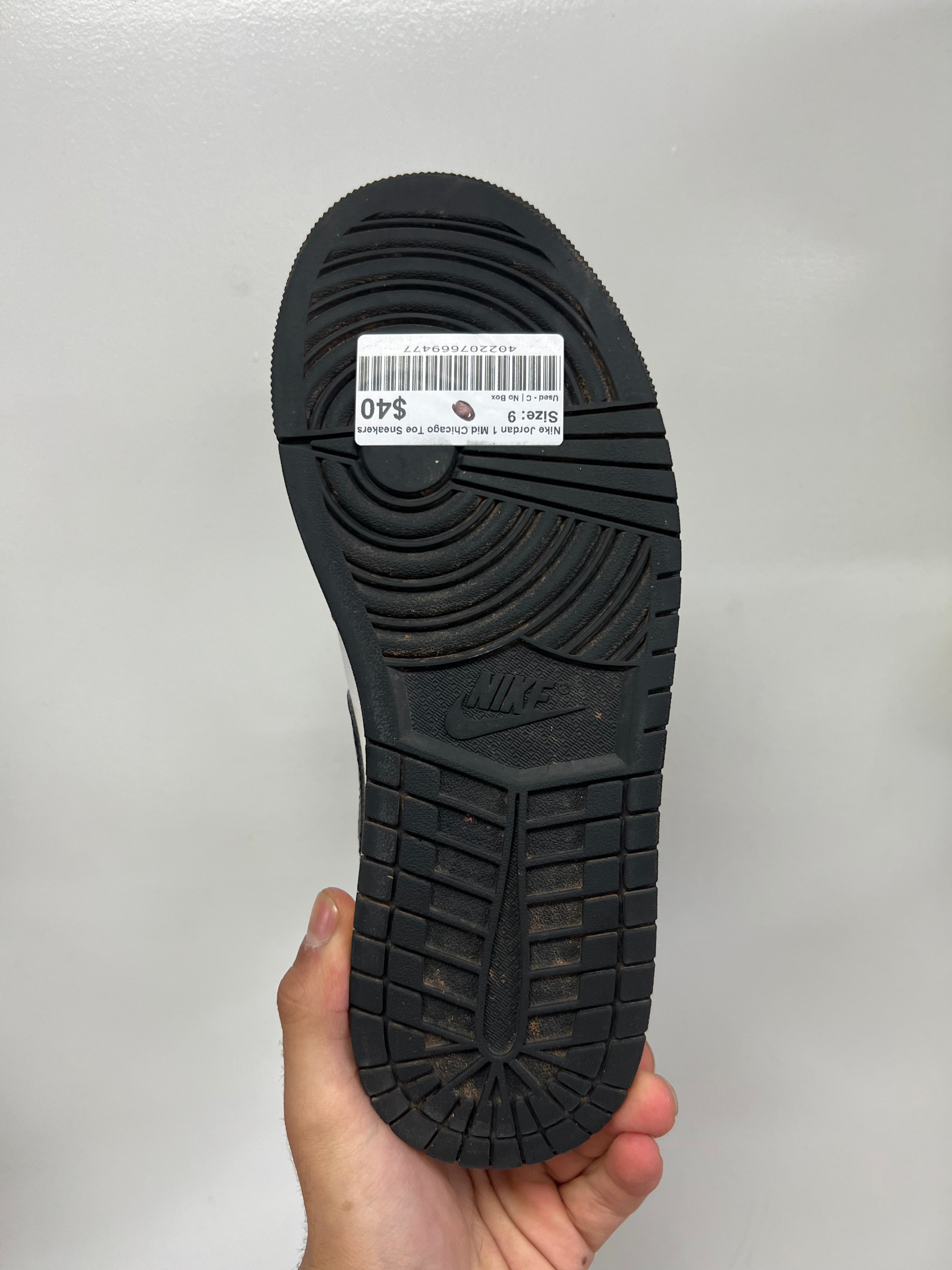 Nike Jordan 1 Mid Chicago Toe Sneakers