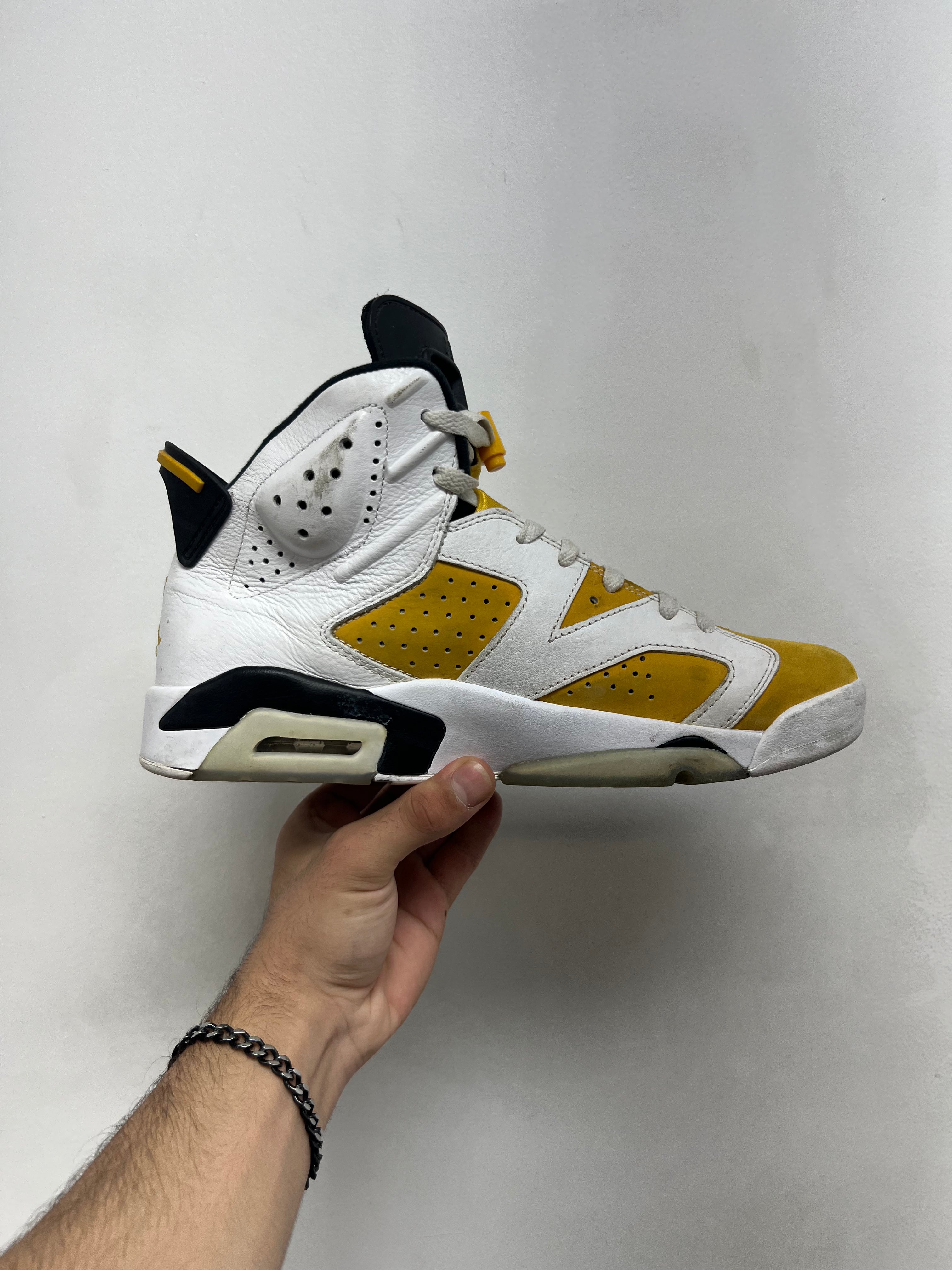 Jordan 6 Ochre Sneakers