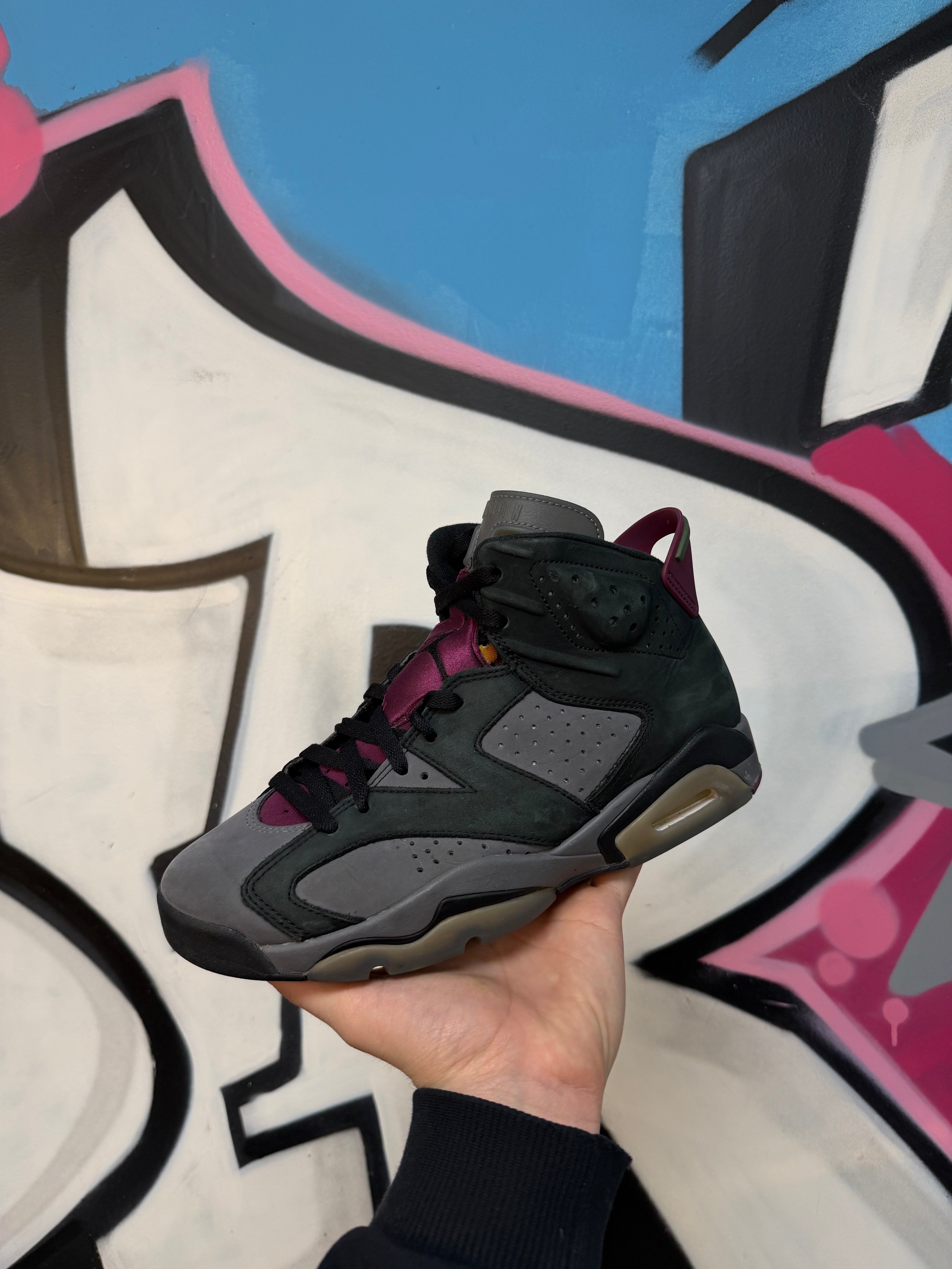 Jordan 6 Bordeaux Sneakers