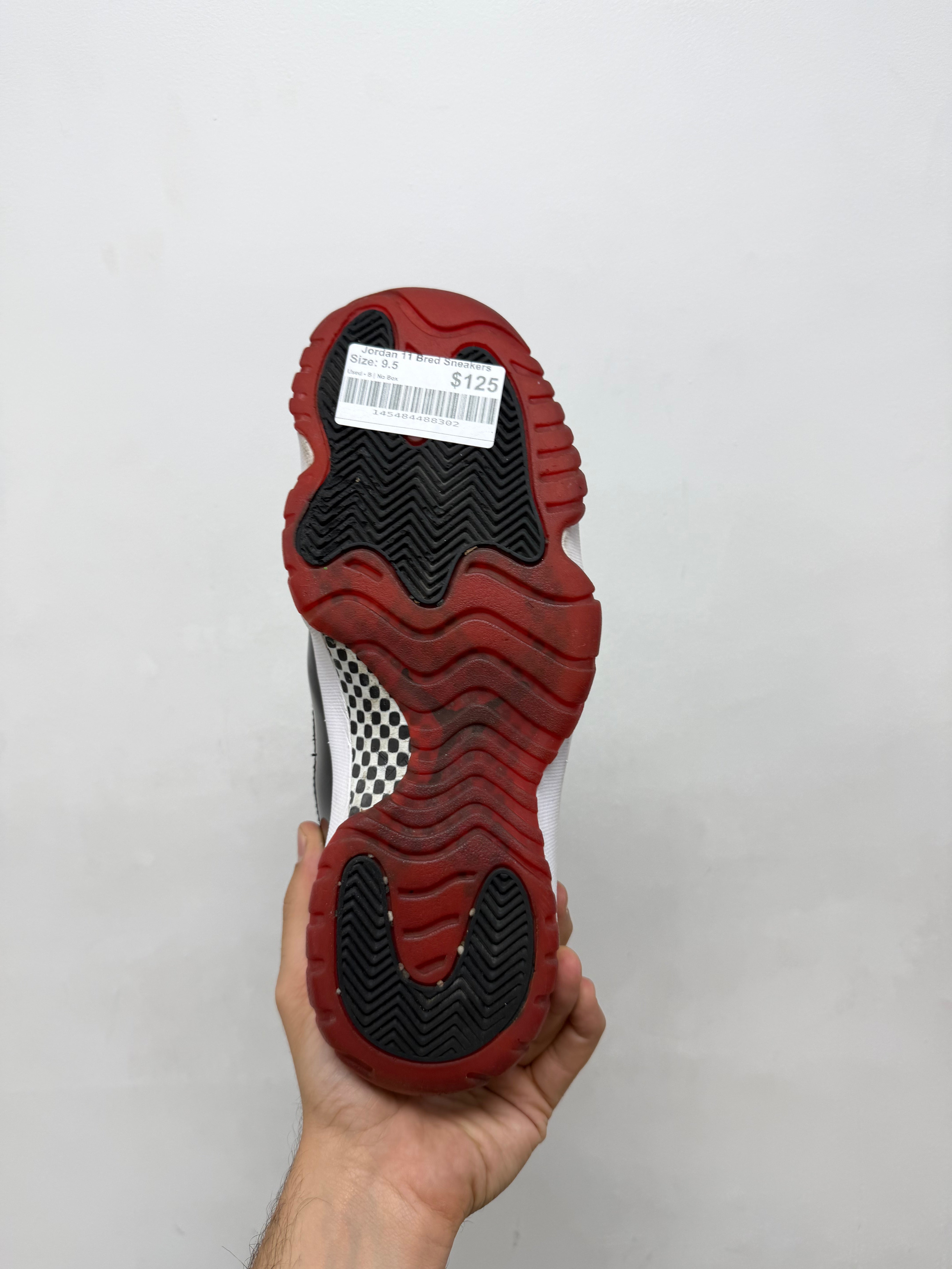 Jordan 11 Bred Sneakers