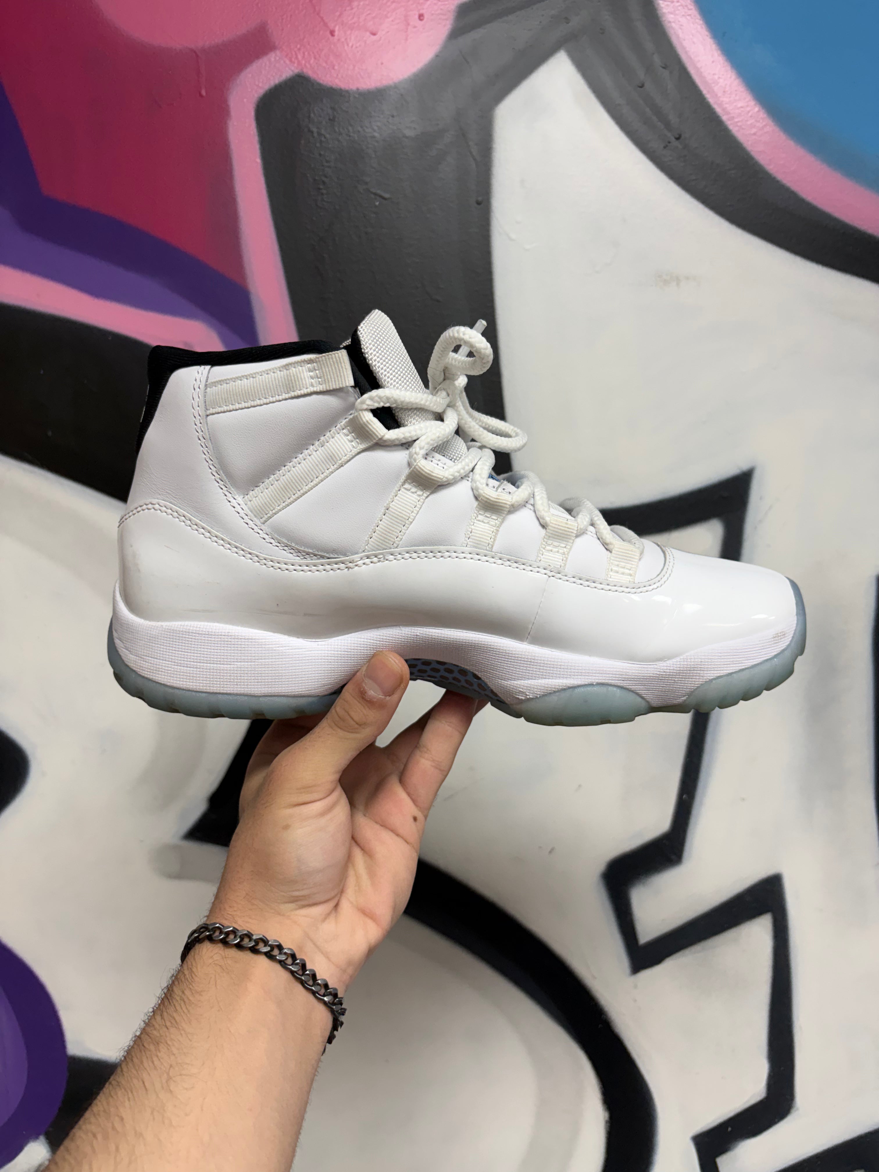 Jordan 11 Legend Blue Sneakers