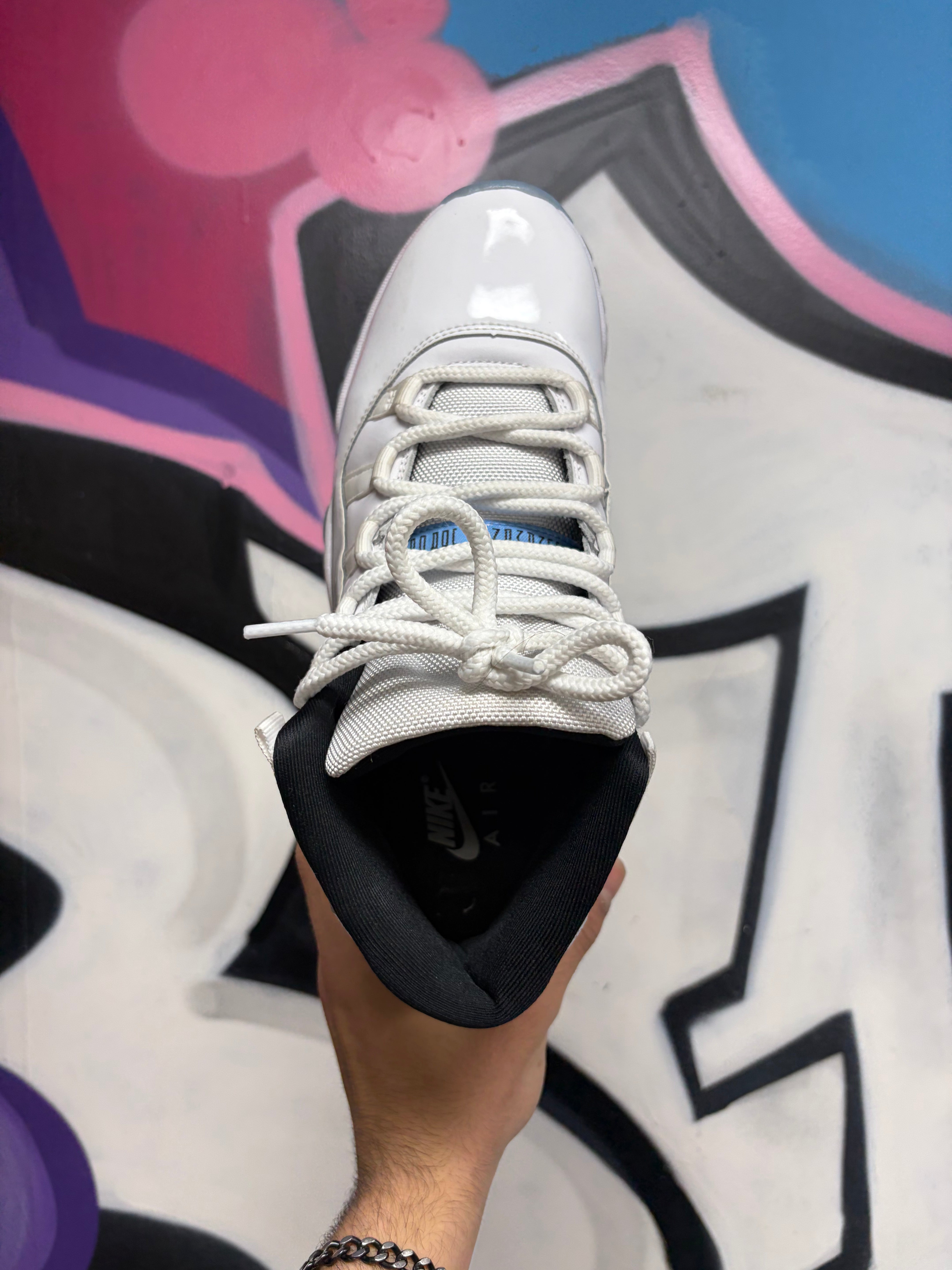 Jordan 11 Legend Blue Sneakers