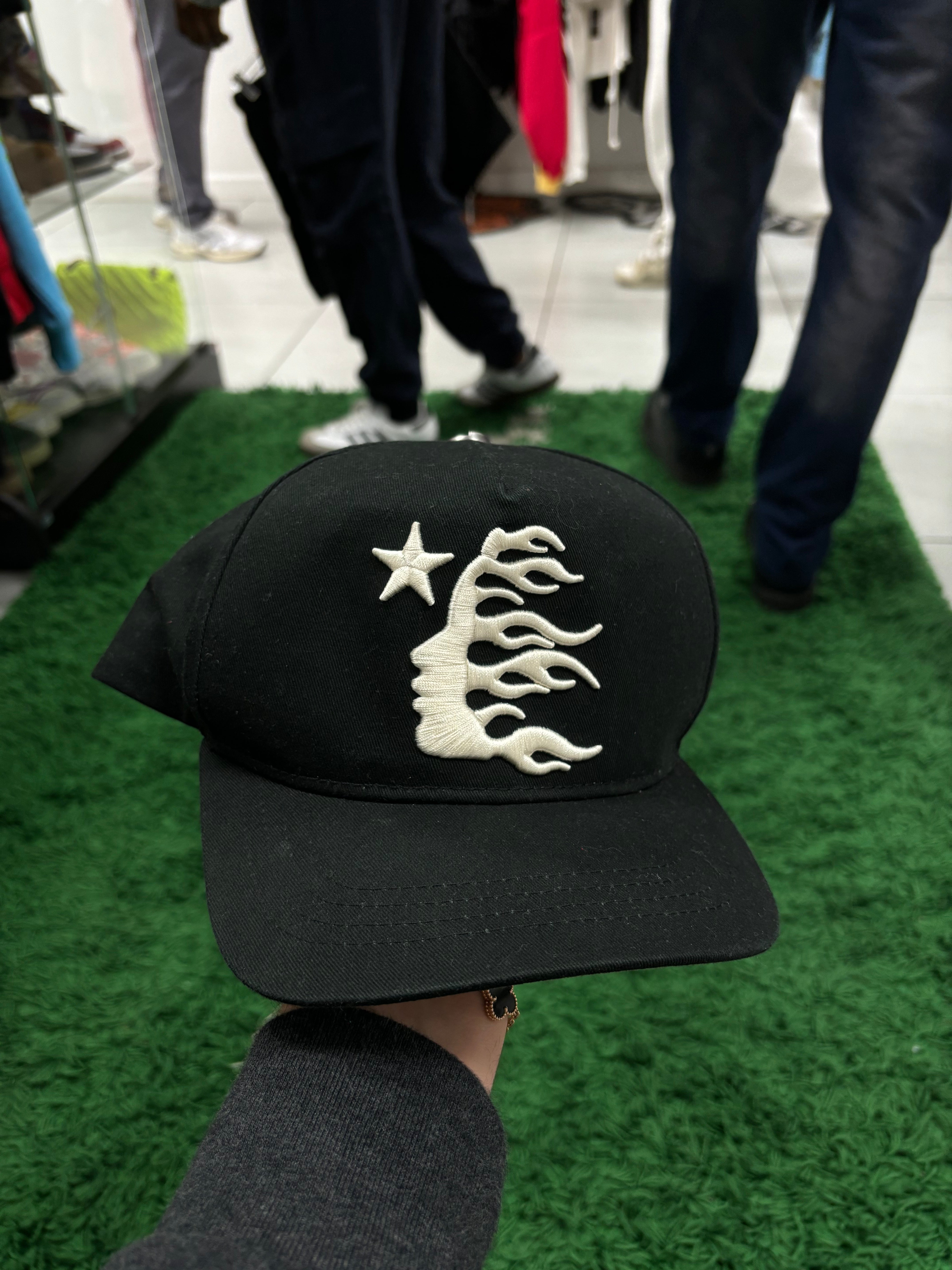 Hellstar Snapback Black size:OS Used