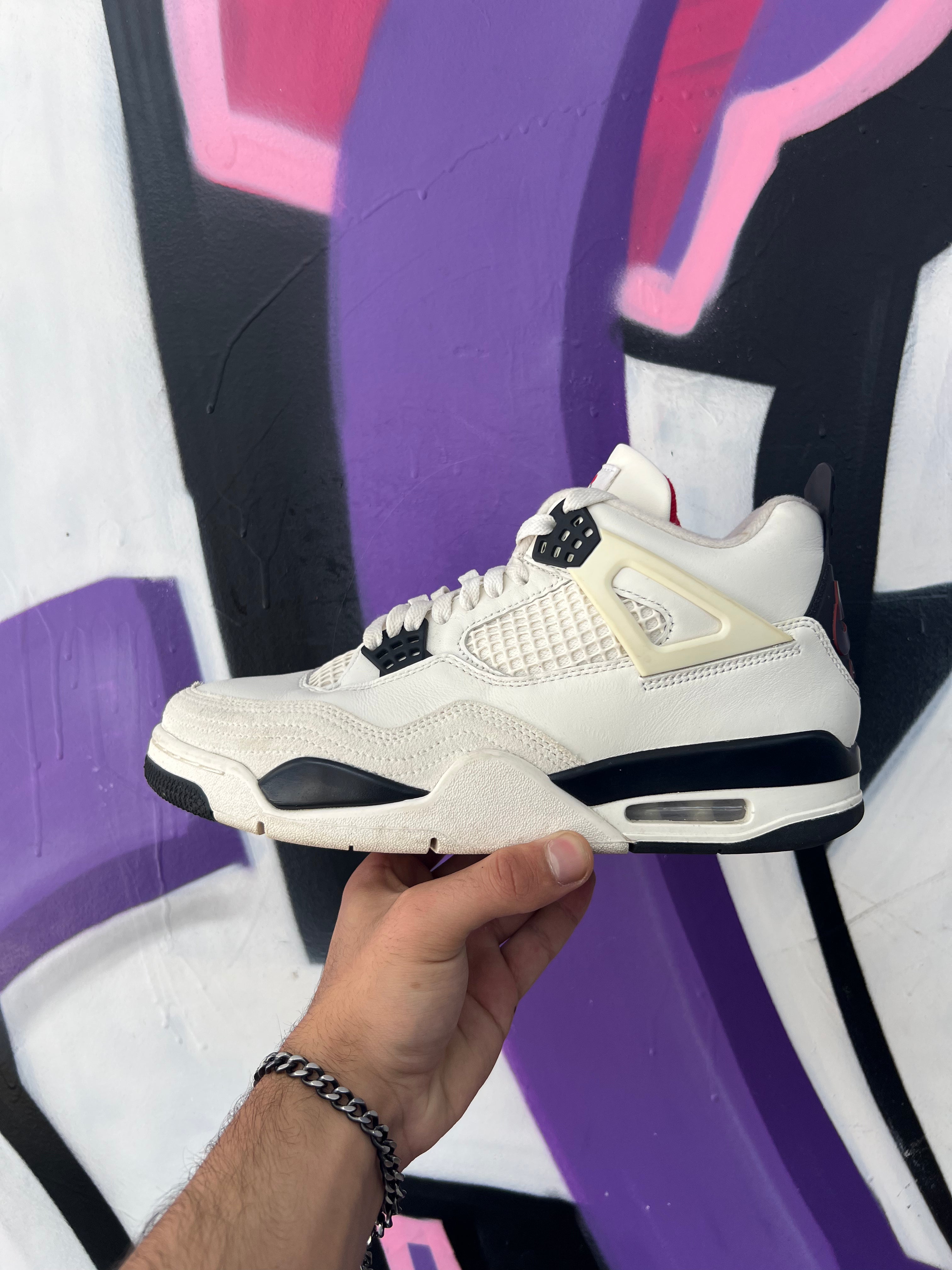 Jordan 4 Flight Club Sneakers