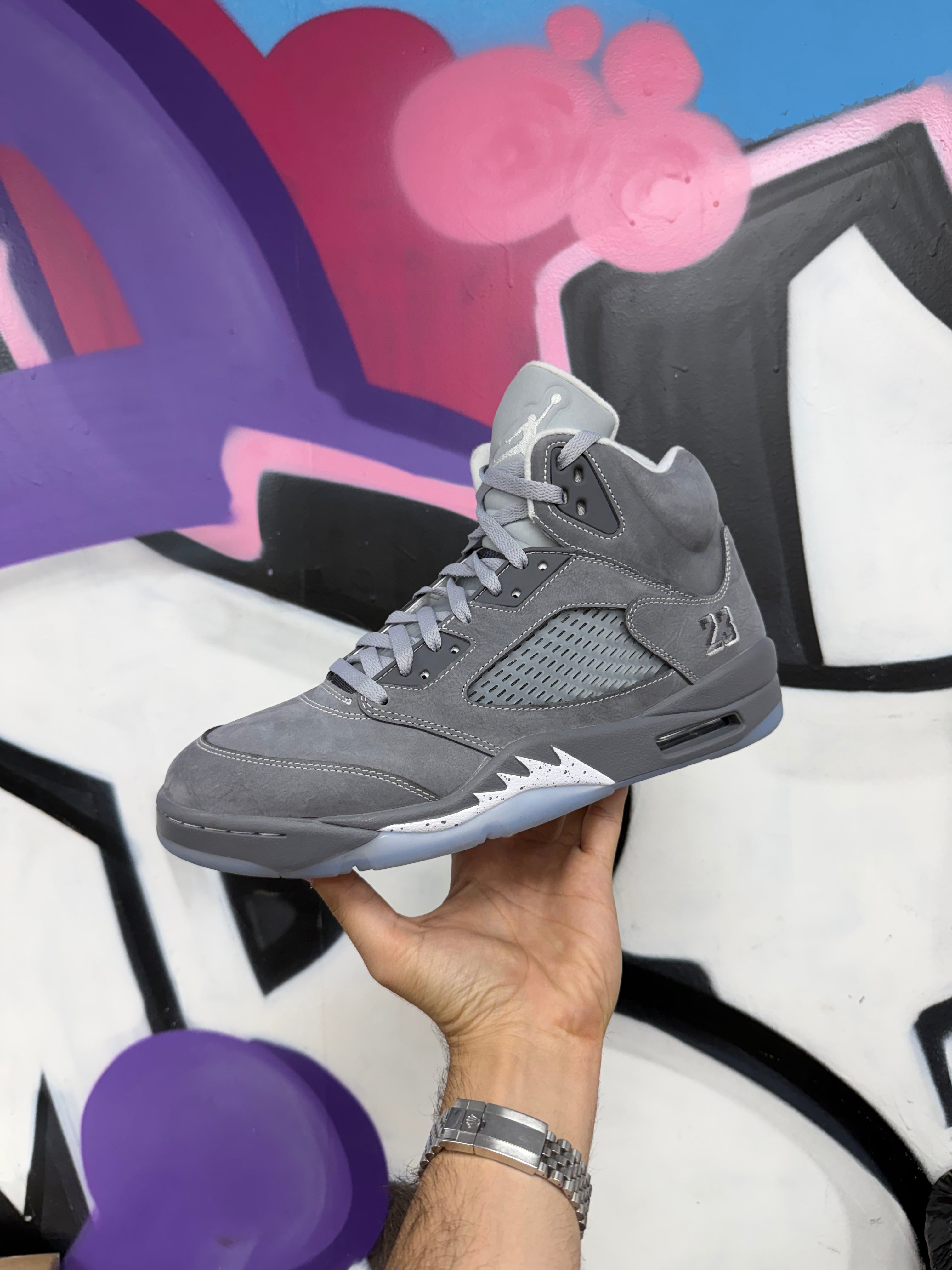 Jordan 5 Wolf Grey Sneakers