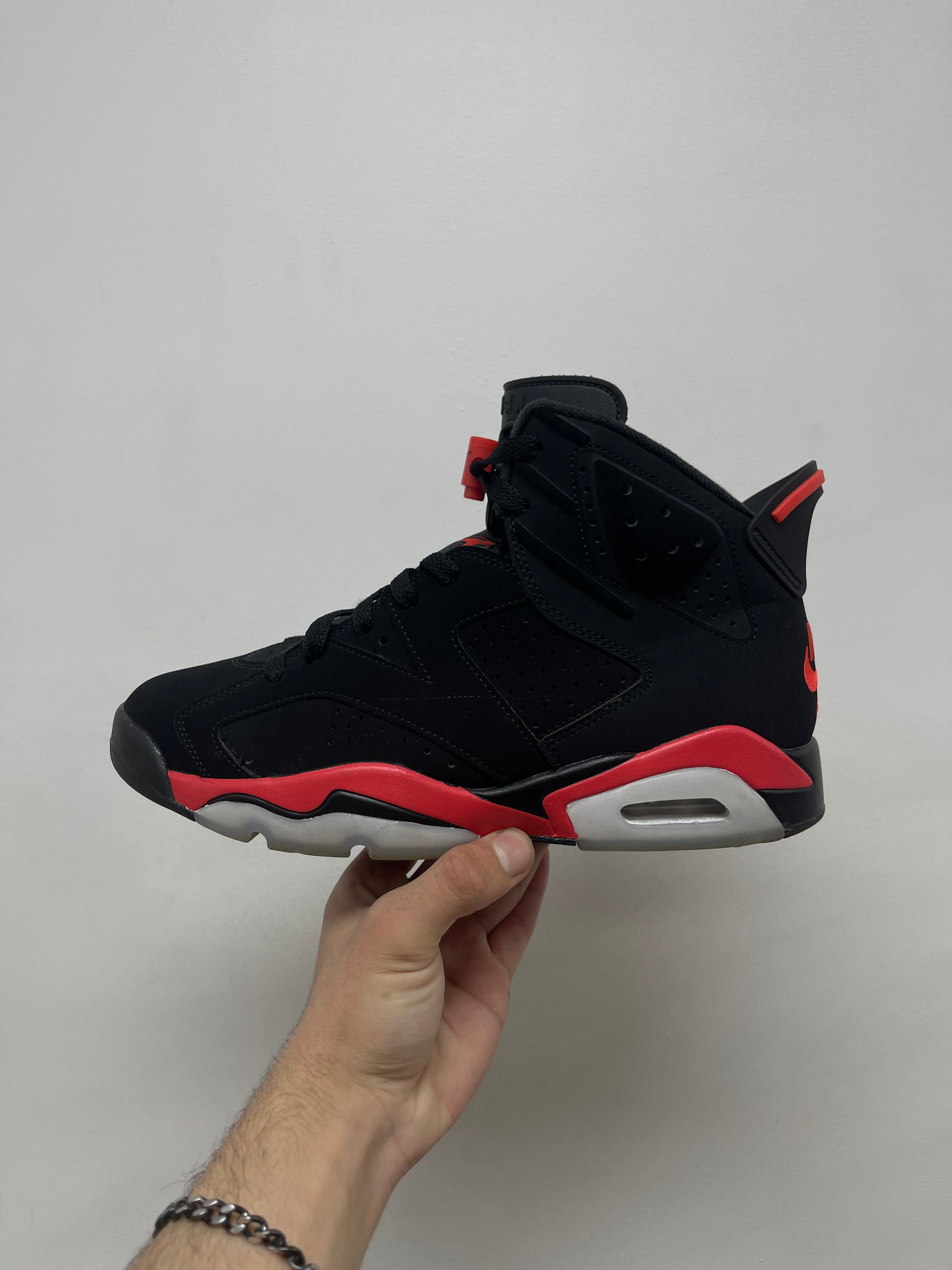 Jordan 6 Infrared Sneakers