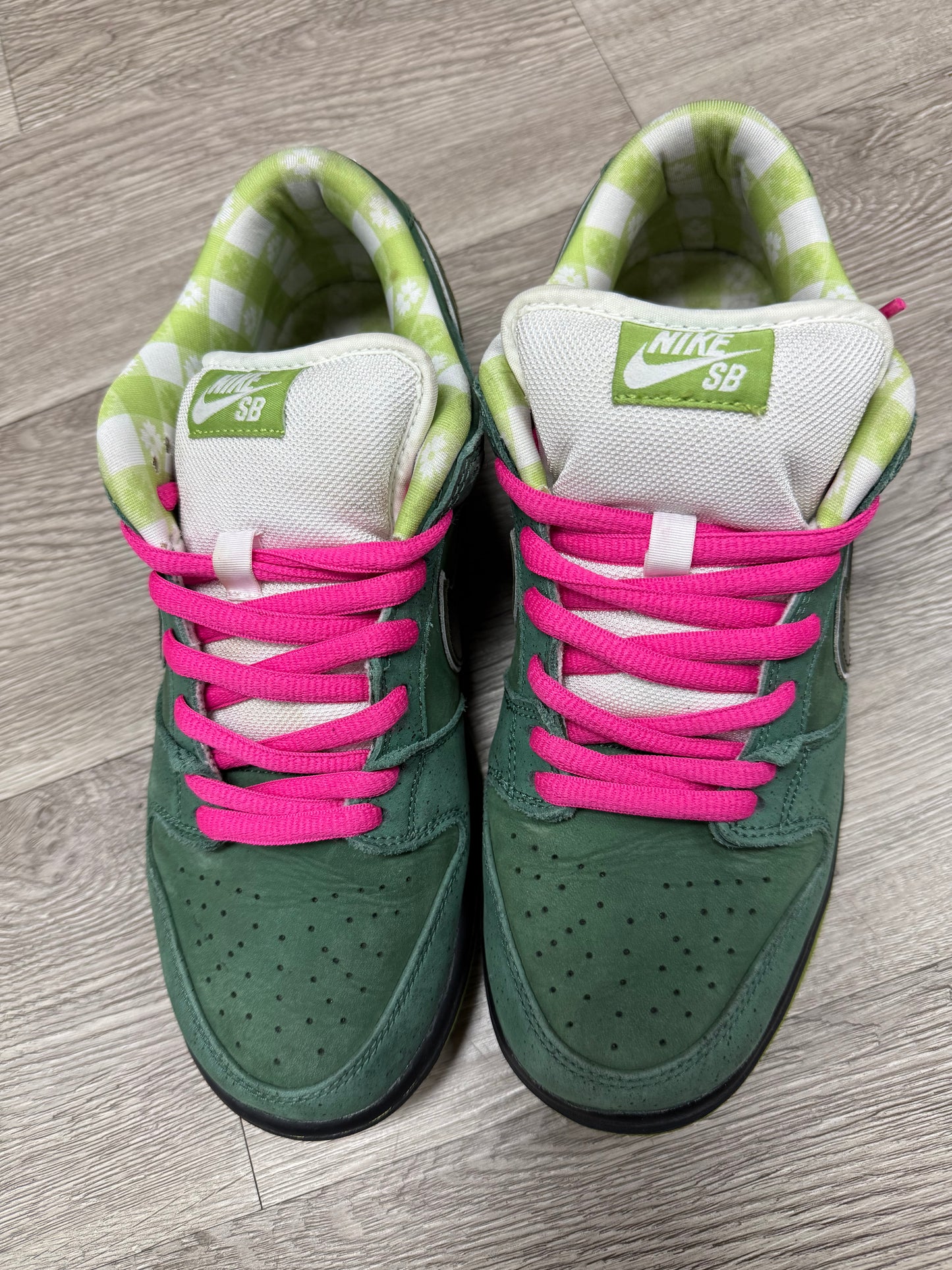 Nike SB Dunk Low Green Lobster Sneakers