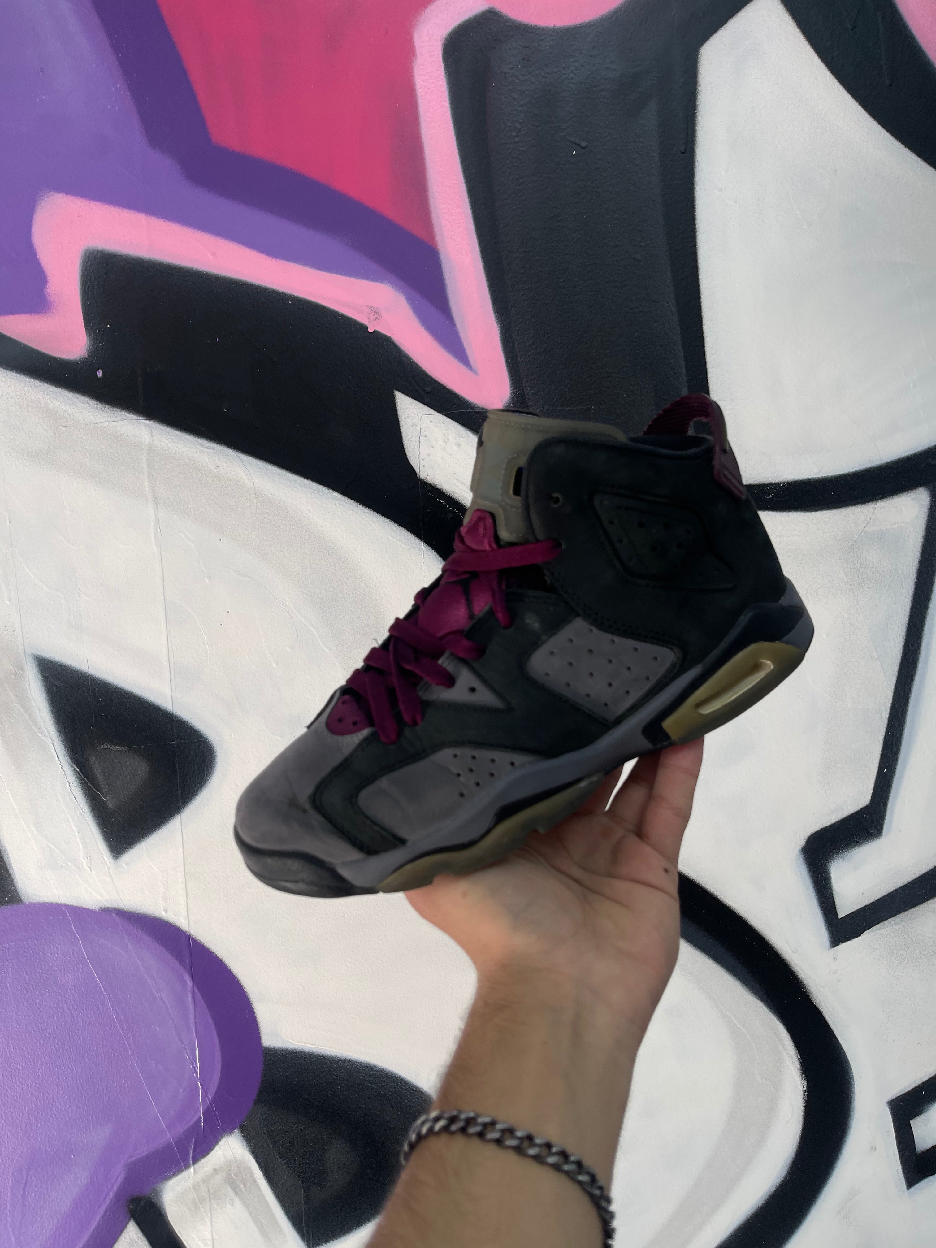 Jordan 6 Bordeaux Sneakers