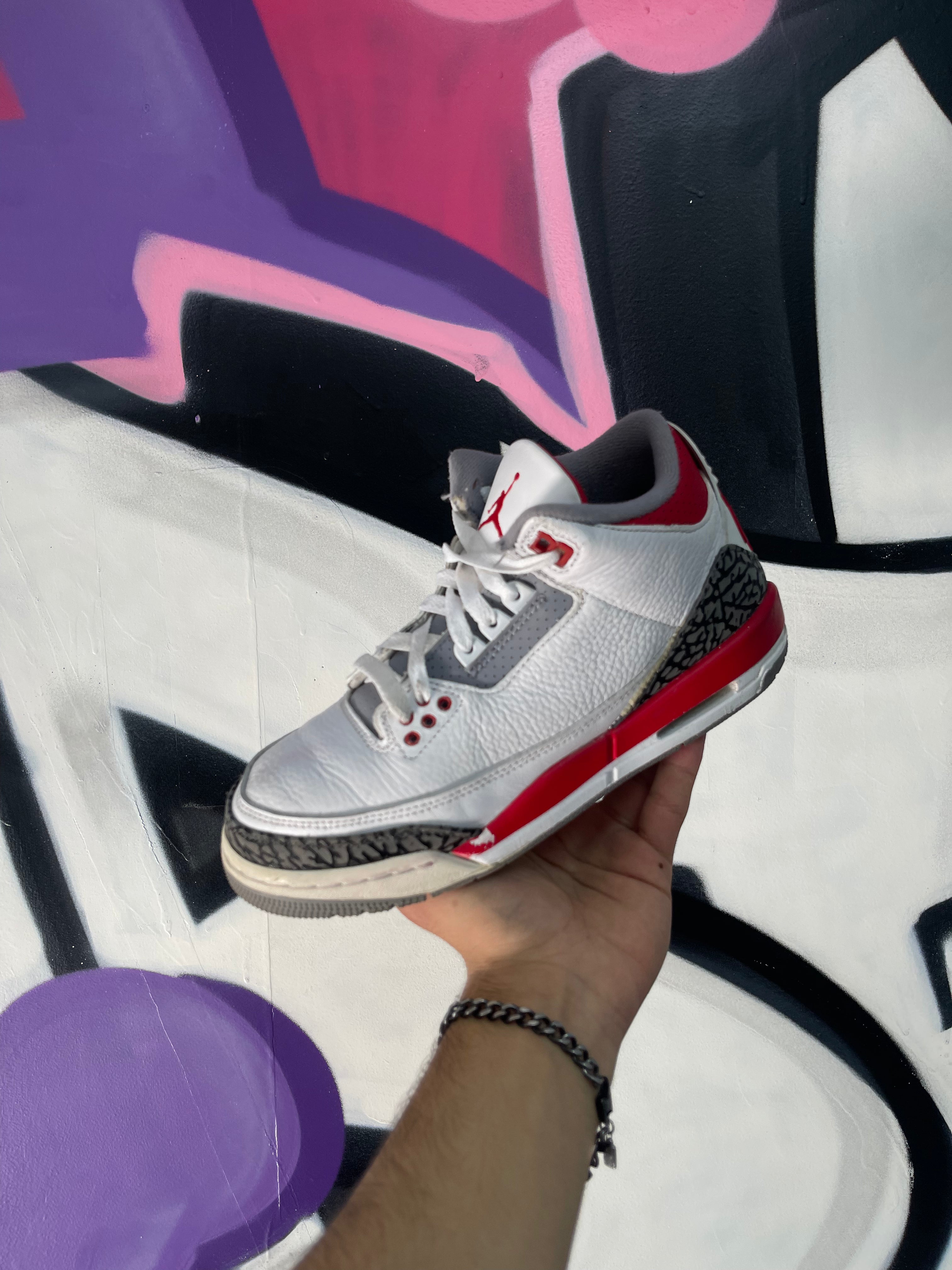 Jordan 3 Fire Red Sneakers