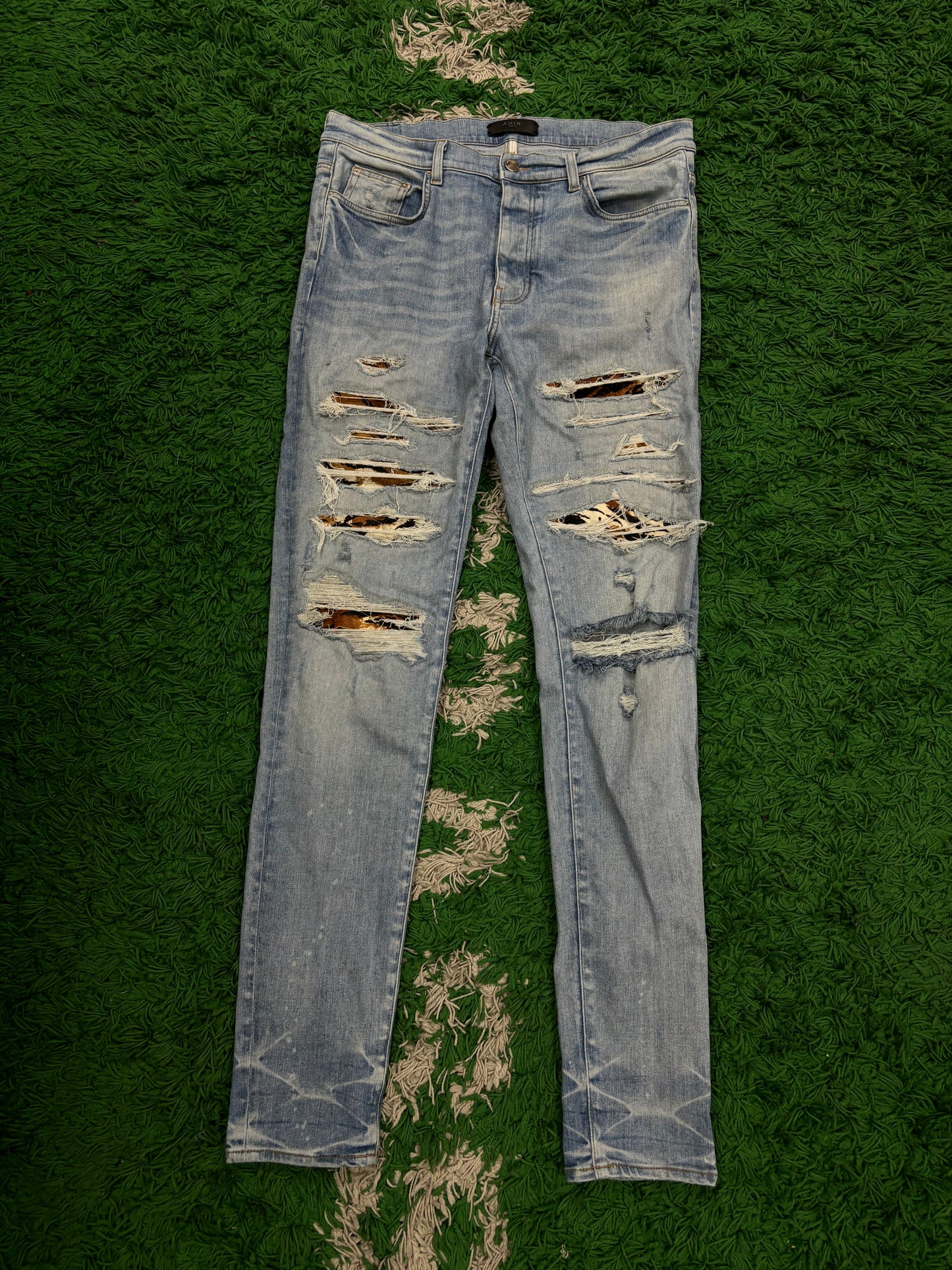 Amiri MX1 Light Wash Cheetah Patch 36 Used