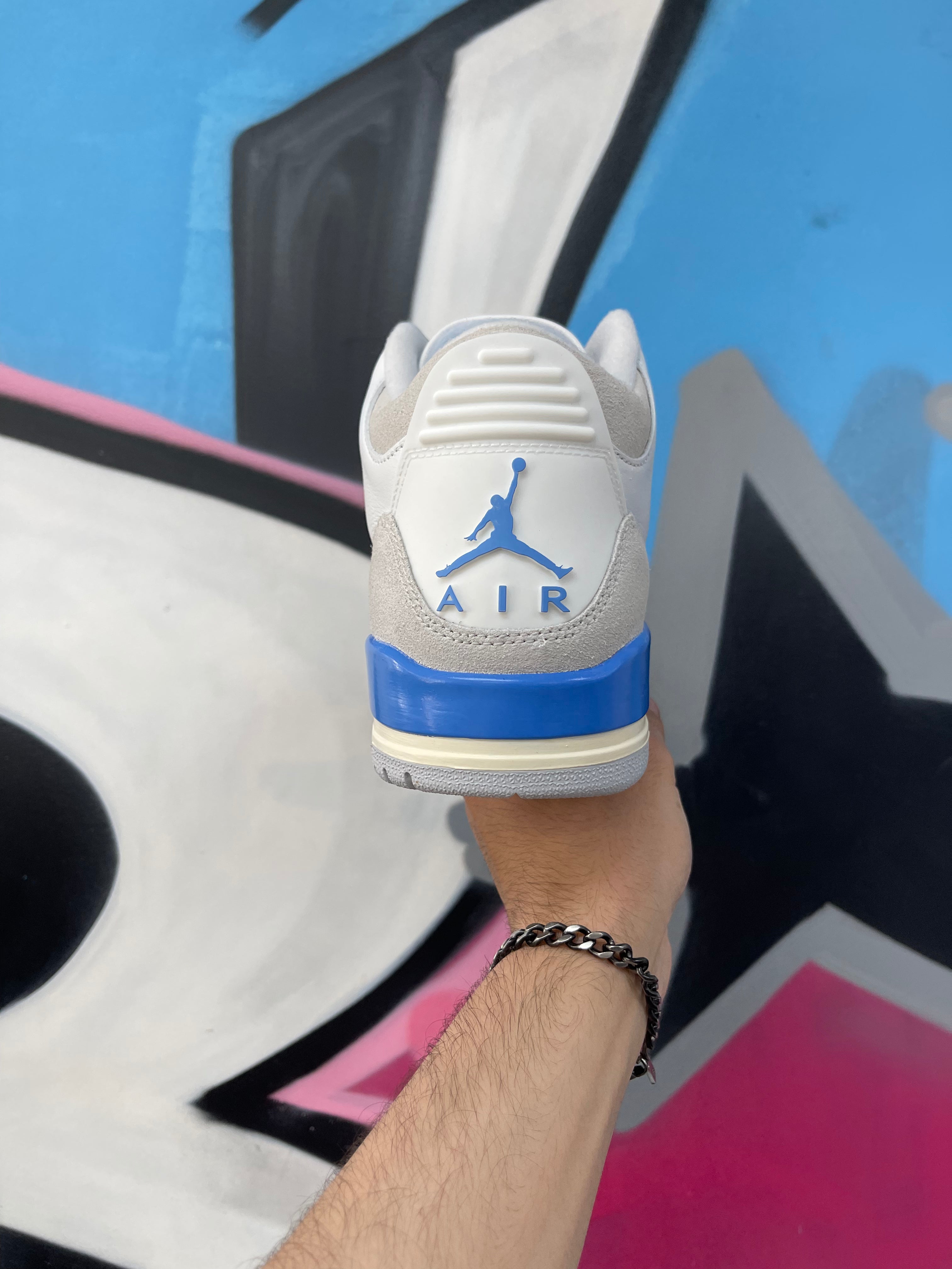Jordan 3 Lucky Shorts Sneakers