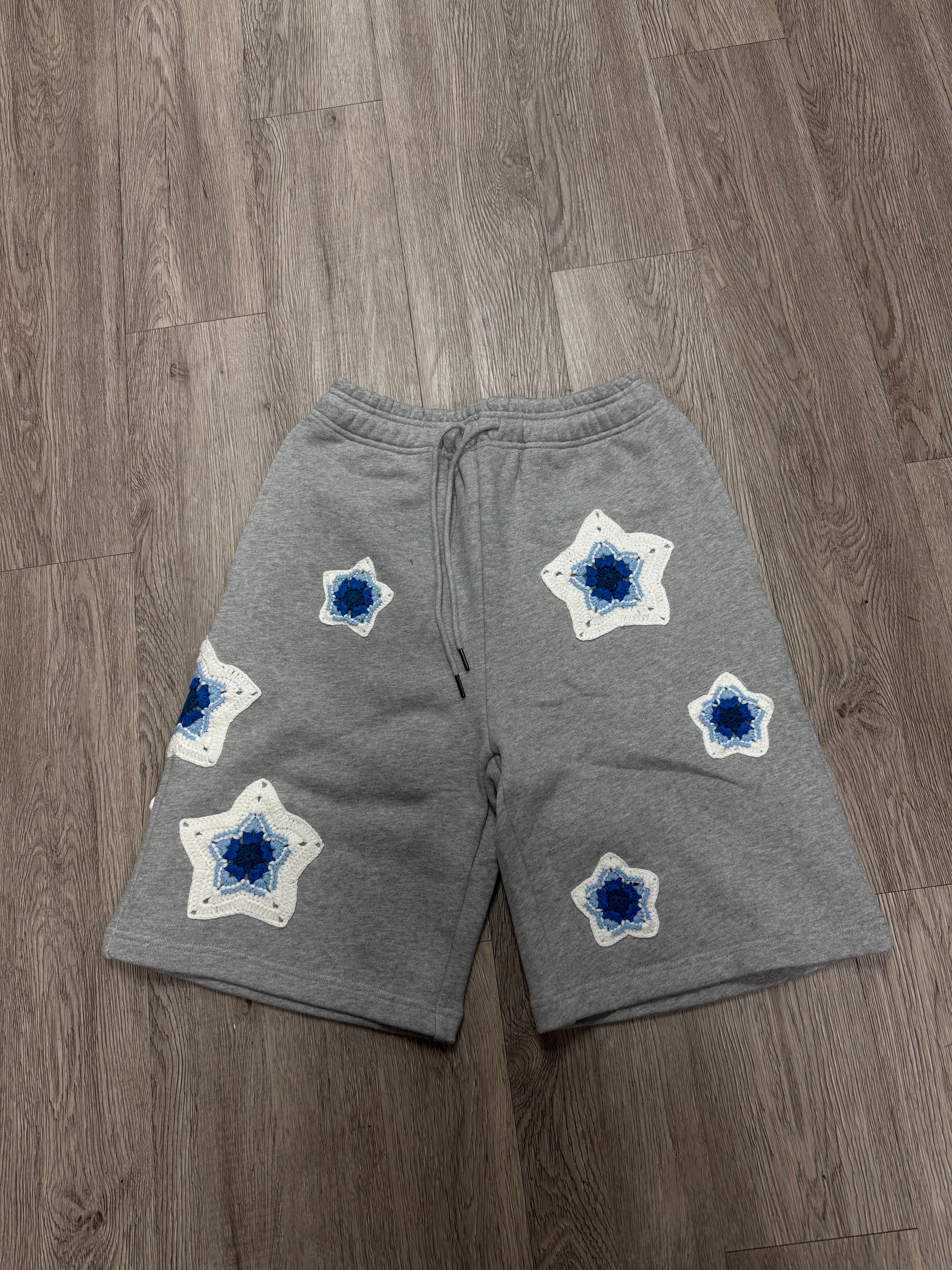 Arkyve Grey Star Crochet Patch Sweatshorts
