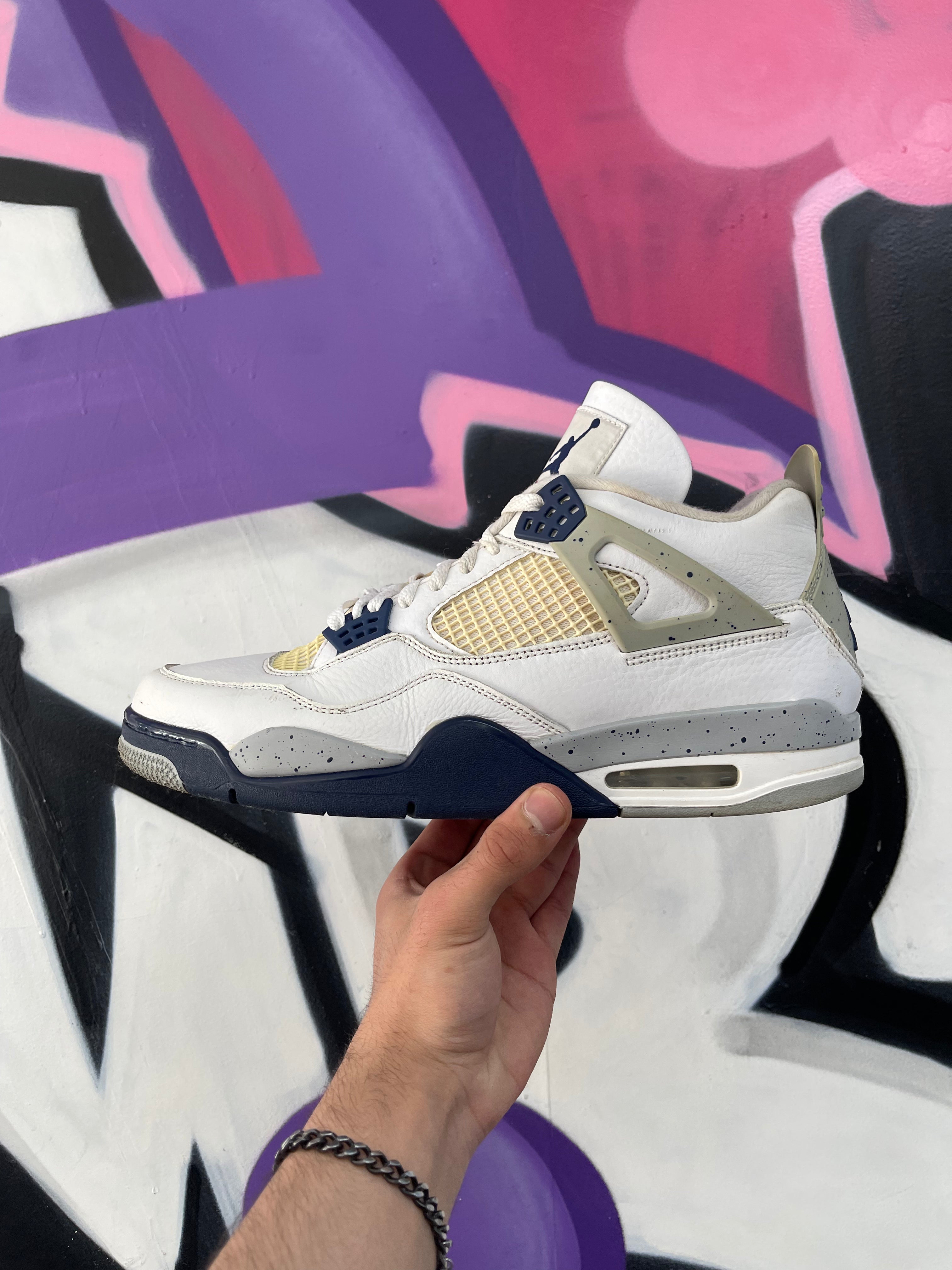 Jordan 4 Midnight Navy Sneakers