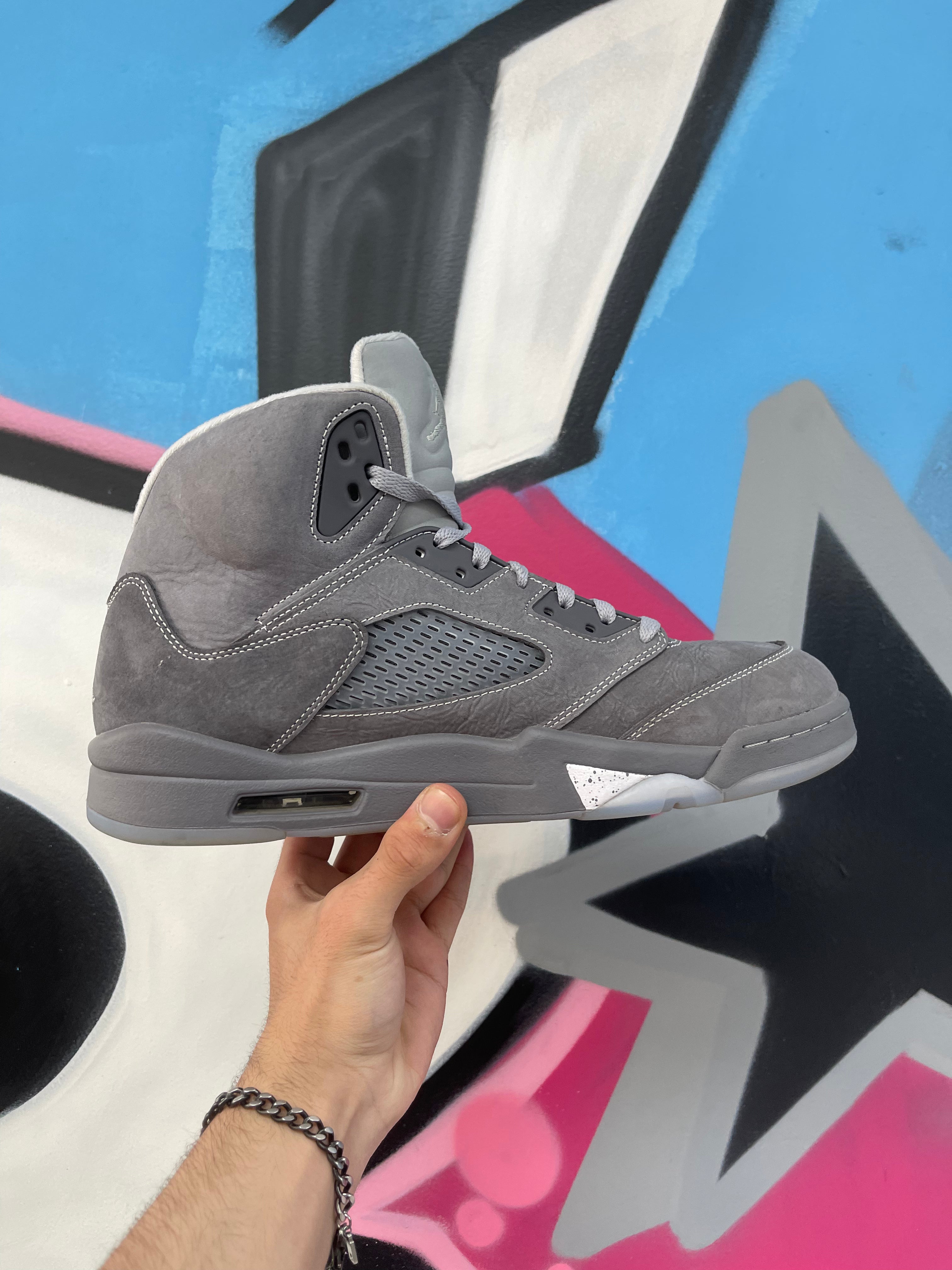 Jordan 5 Wolf Grey Sneakers