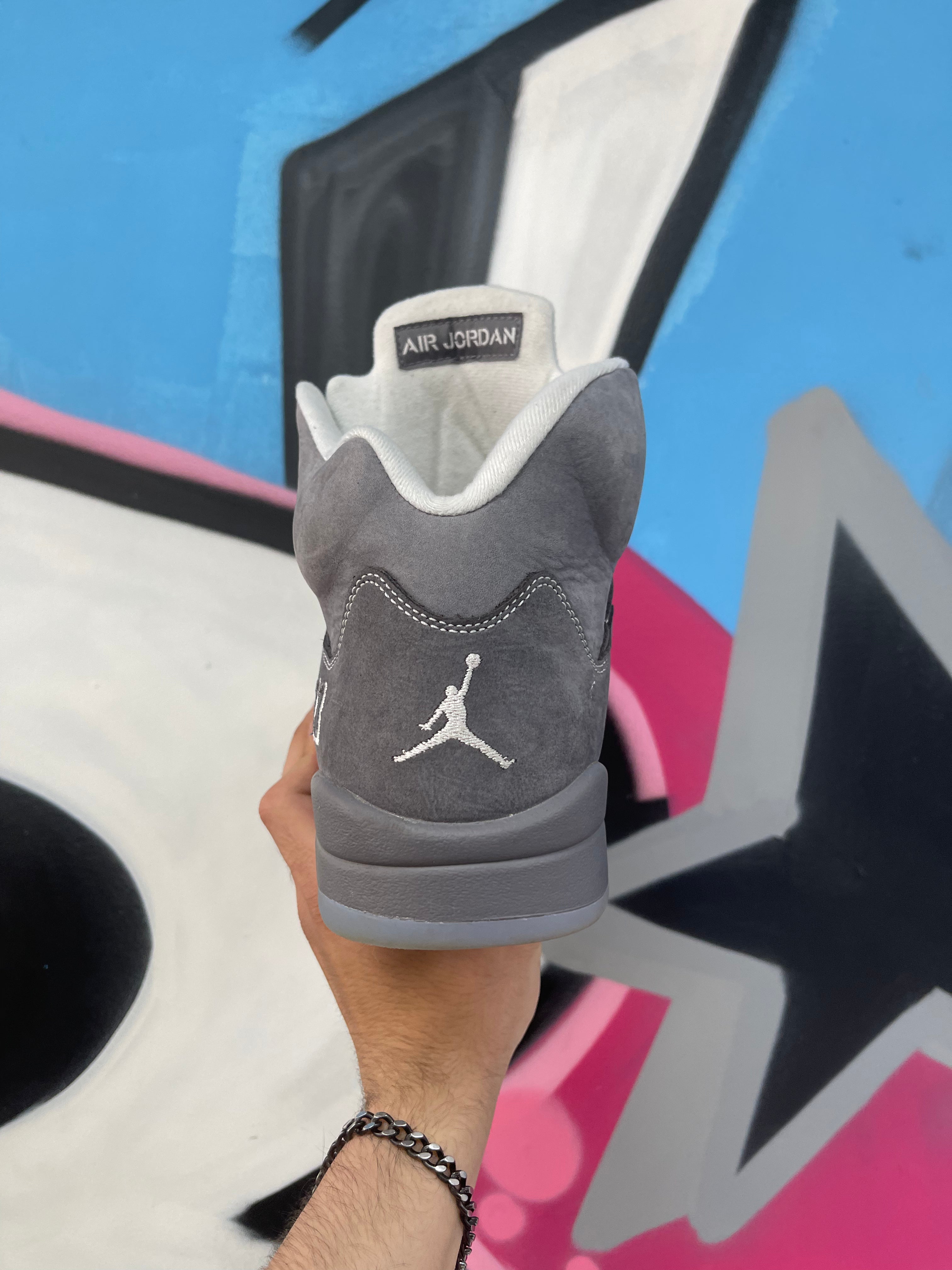 Jordan 5 Wolf Grey Sneakers